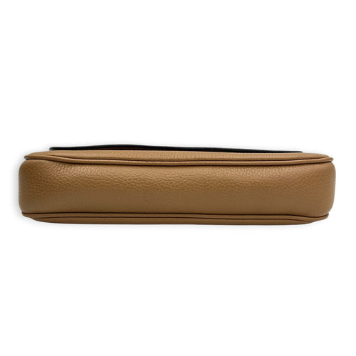 Soho Shoulder Bag Beige in Calfskin, Gold hardware