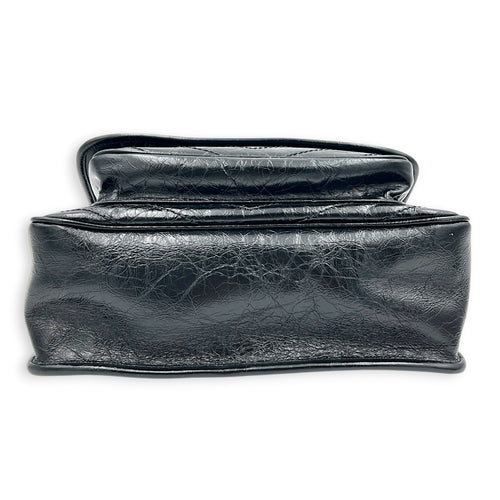 Niki Shoulder Bag Medium Black in Distressed Leather, Ruthenium hardware
