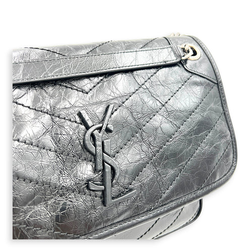 Niki Shoulder Bag Medium Black in Distressed Leather, Ruthenium hardware