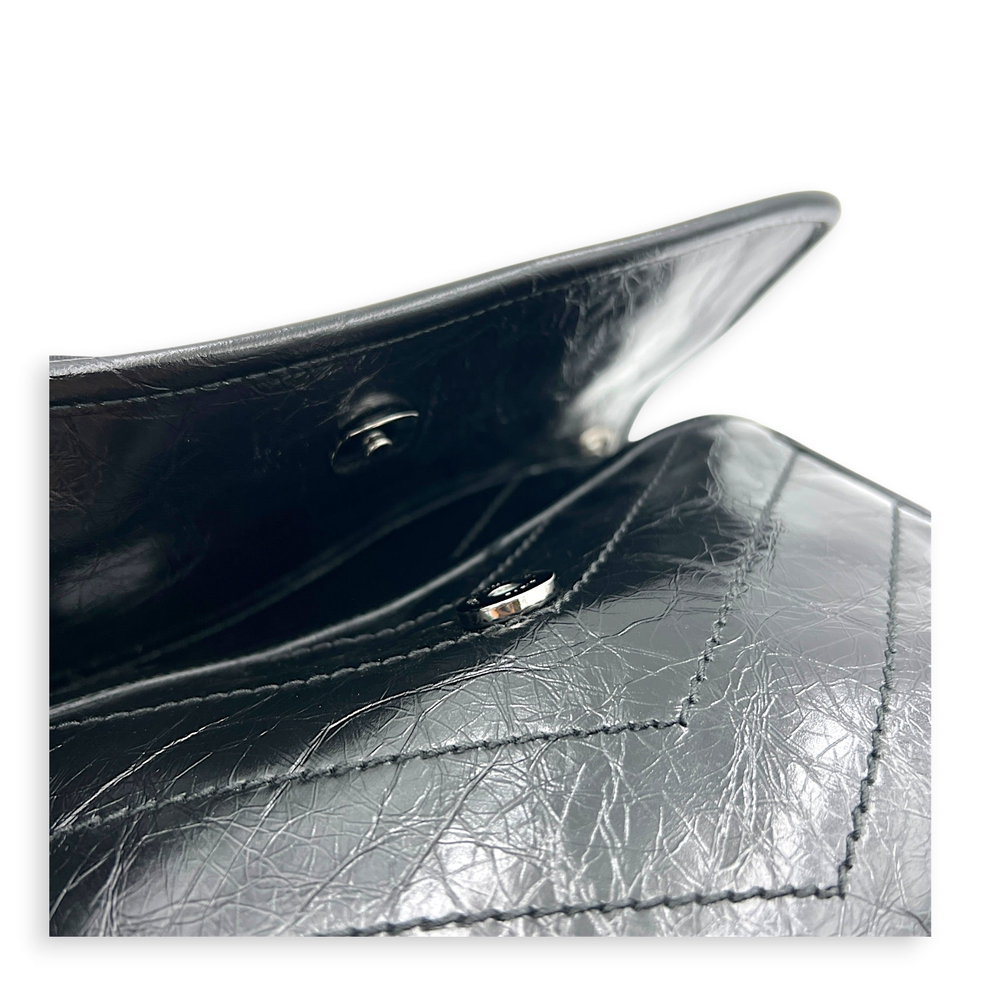 Niki Shoulder Bag Medium Black in Distressed Leather, Ruthenium hardware