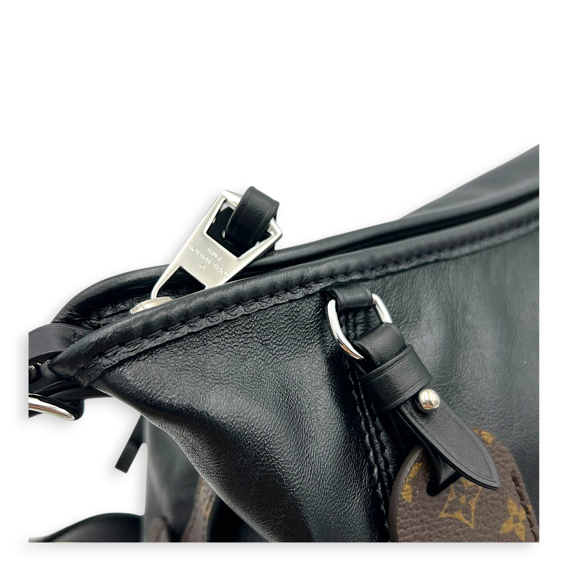 Carryall East West Shoulder Bag Noir in Calfskin, Silver hardware