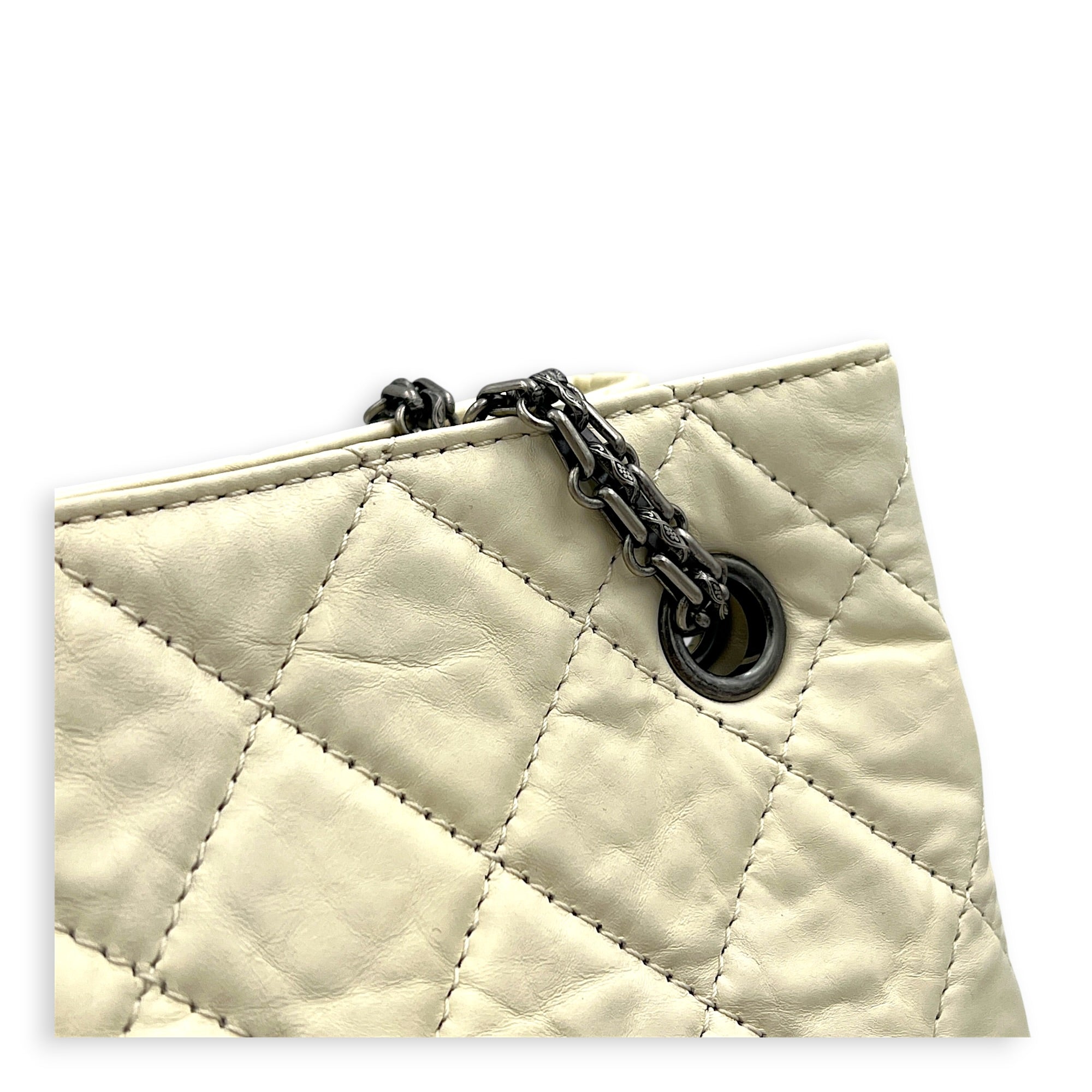 2.55 Tote Bag White in Distressed Leather, Gunmetal hardware