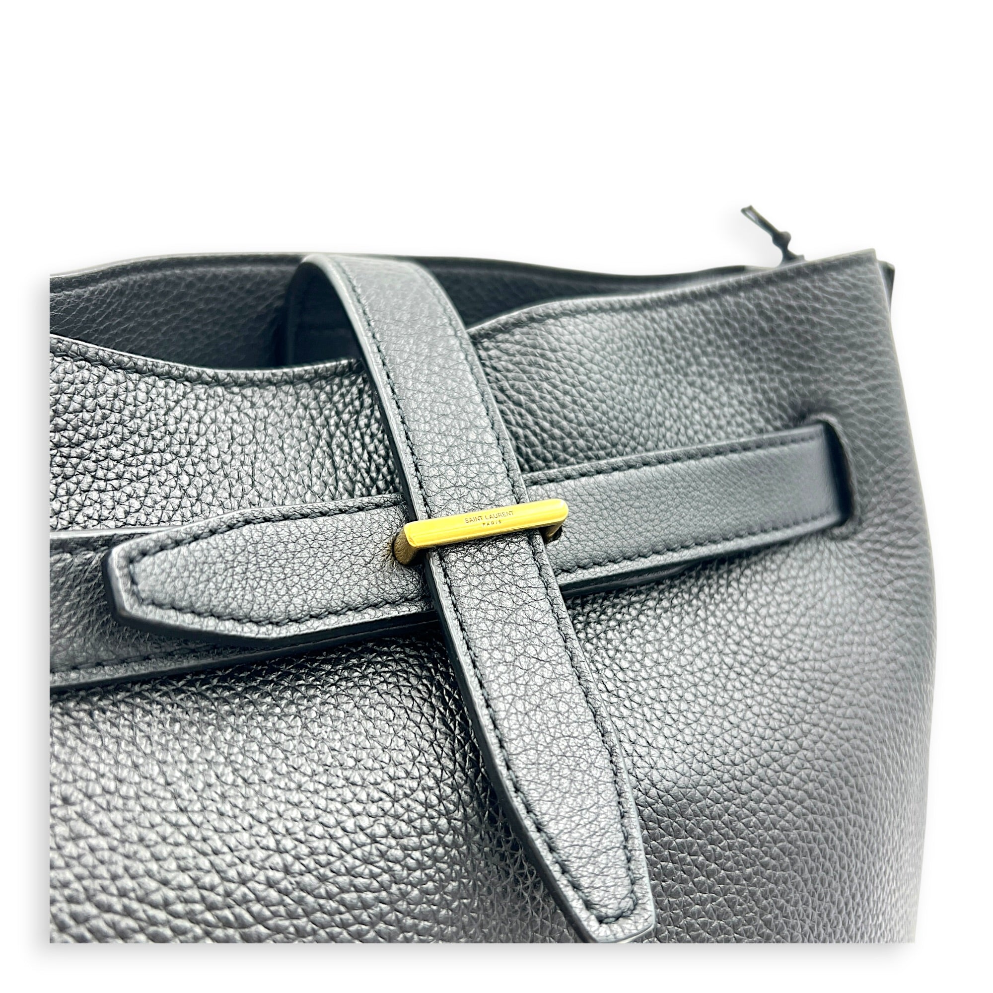 Boucle Bucket Bag Black in Calfskin, Gold hardware