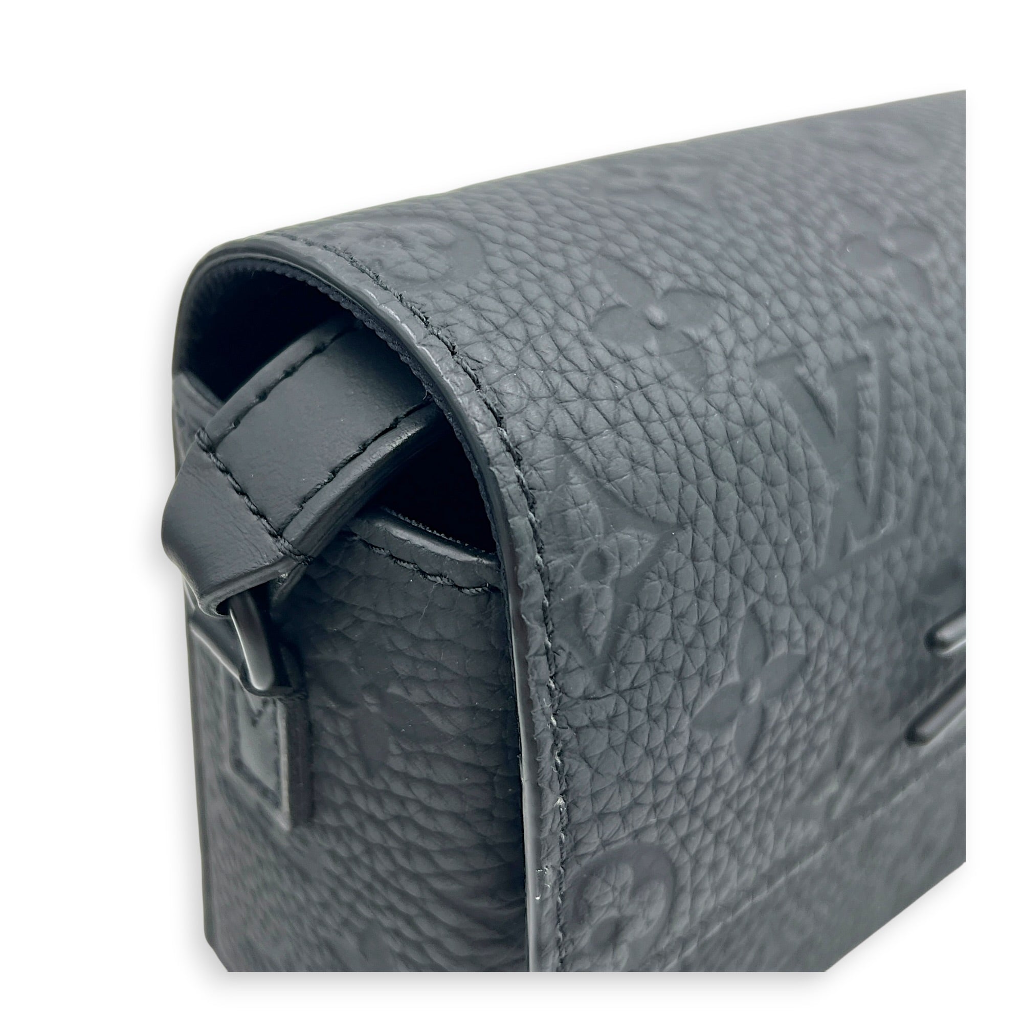 Steamer Crossbody Bag Black in Calfskin, Monochrome hardware