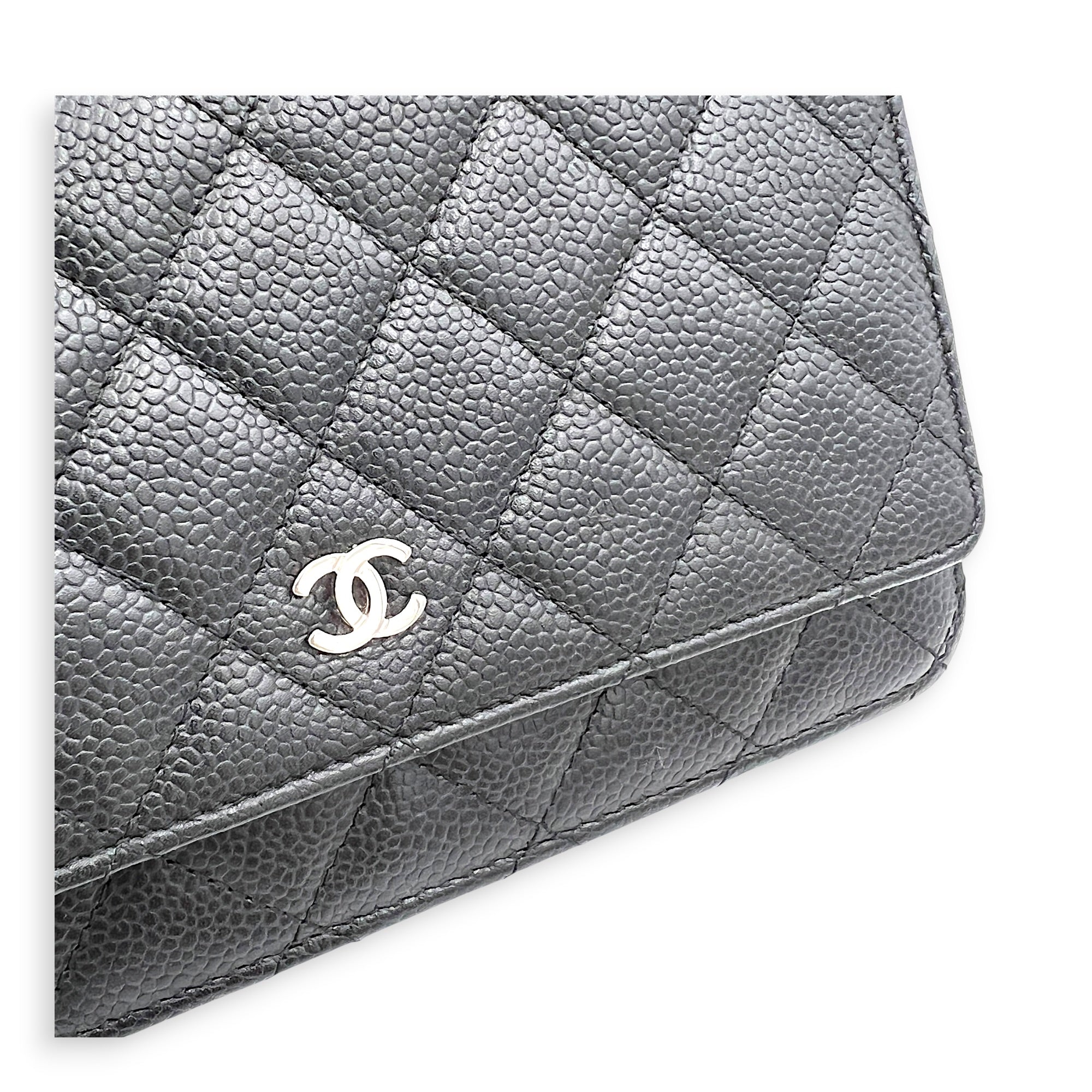 Classic Wallet On Chain Black in Caviar Leather, Silver hardware