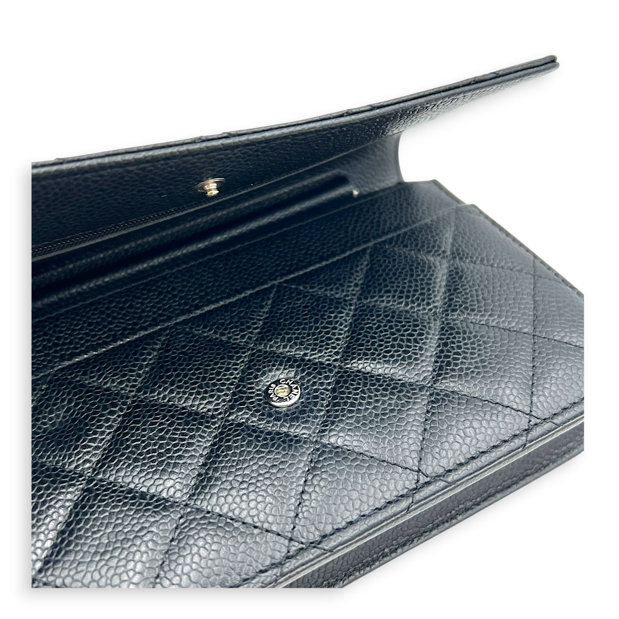 Classic Wallet On Chain Black in Caviar Leather, Silver hardware