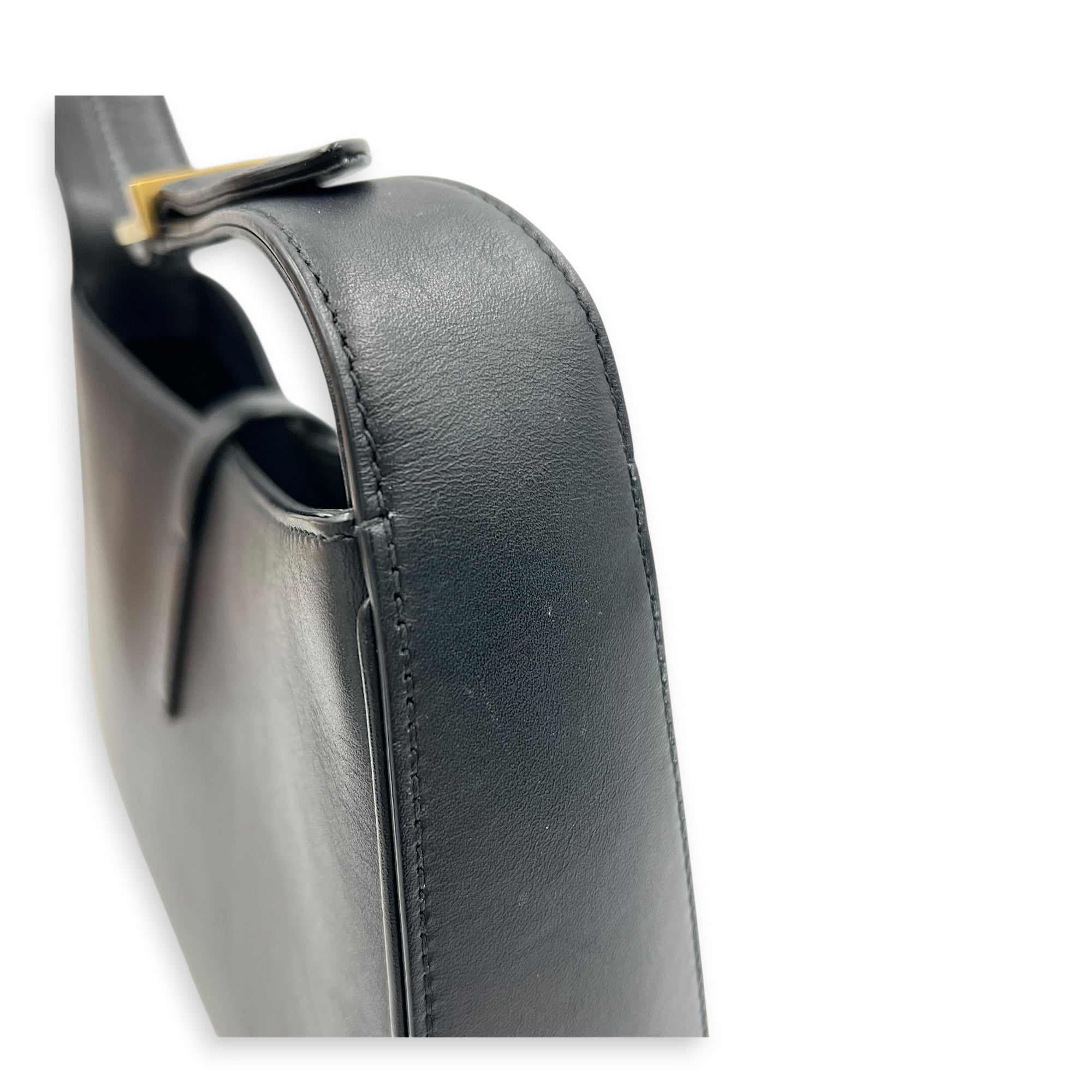 Le 5 A 7 Shoulder Bag Noir in Calfskin, Gold hardware