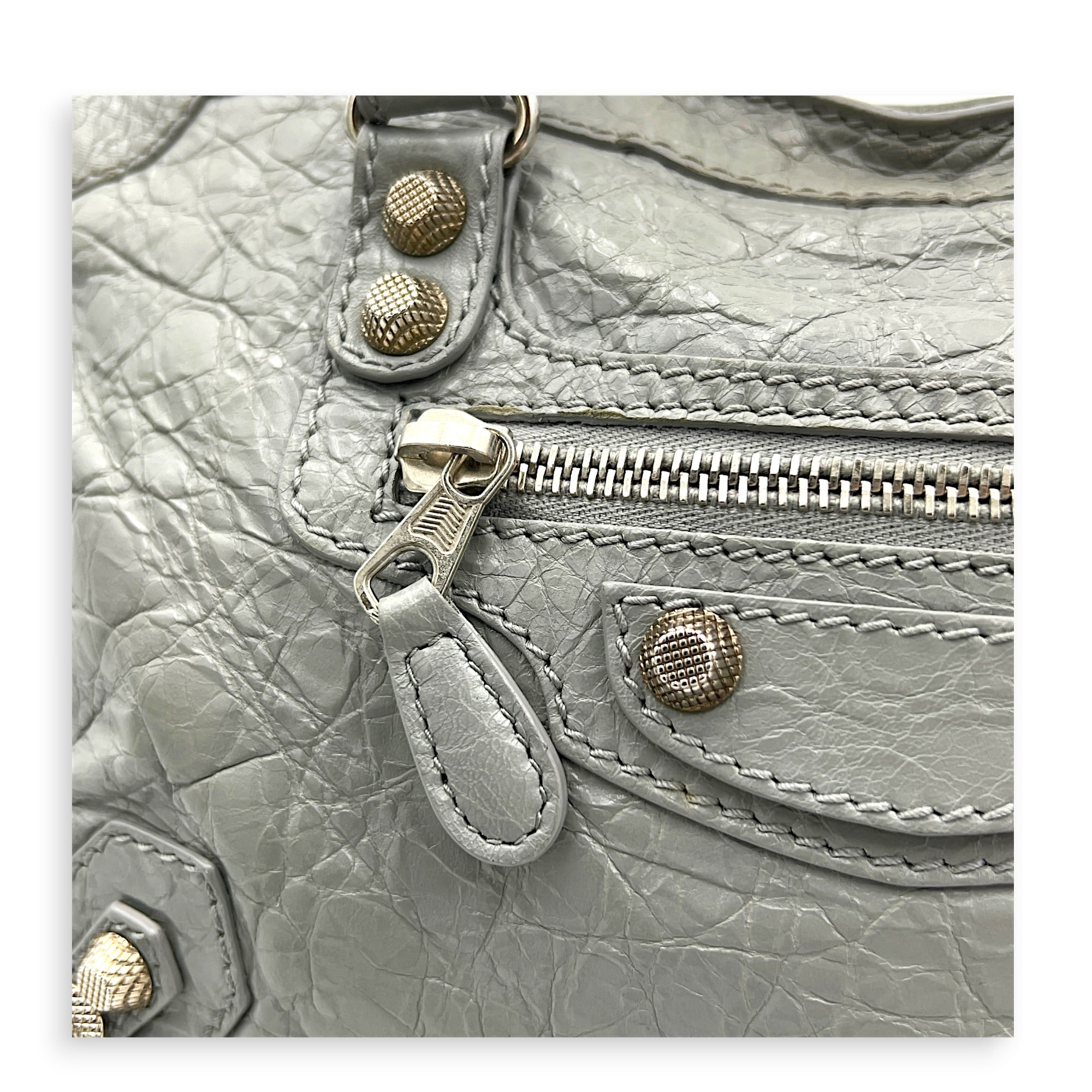 City Small Grey Shoulder Bag in Distressed Leather, Silver hardware