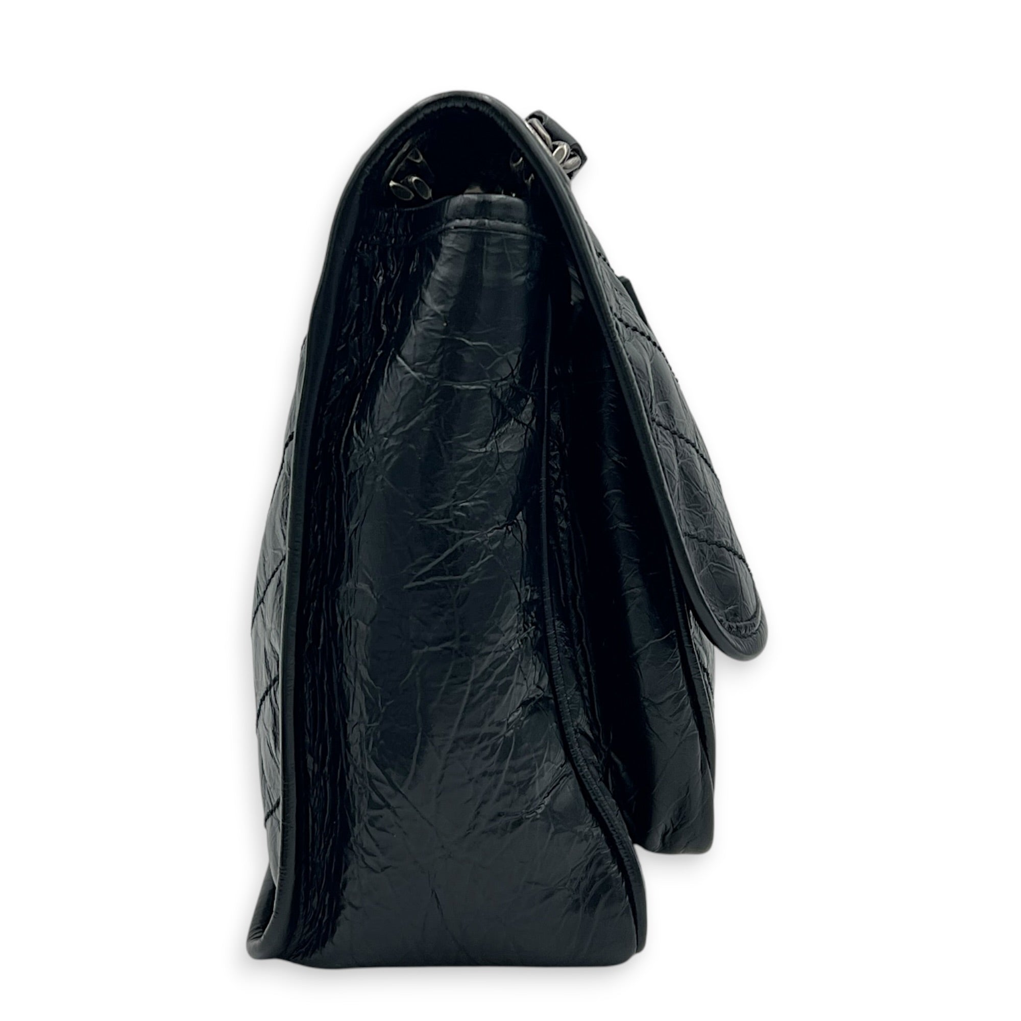 Niki Shoulder Bag Medium Noir in Distressed Leather, Silver hardware