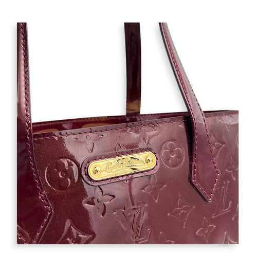 Wilshire Tote Bag Amarante in Monogram Vernis Leather, Gold hardware