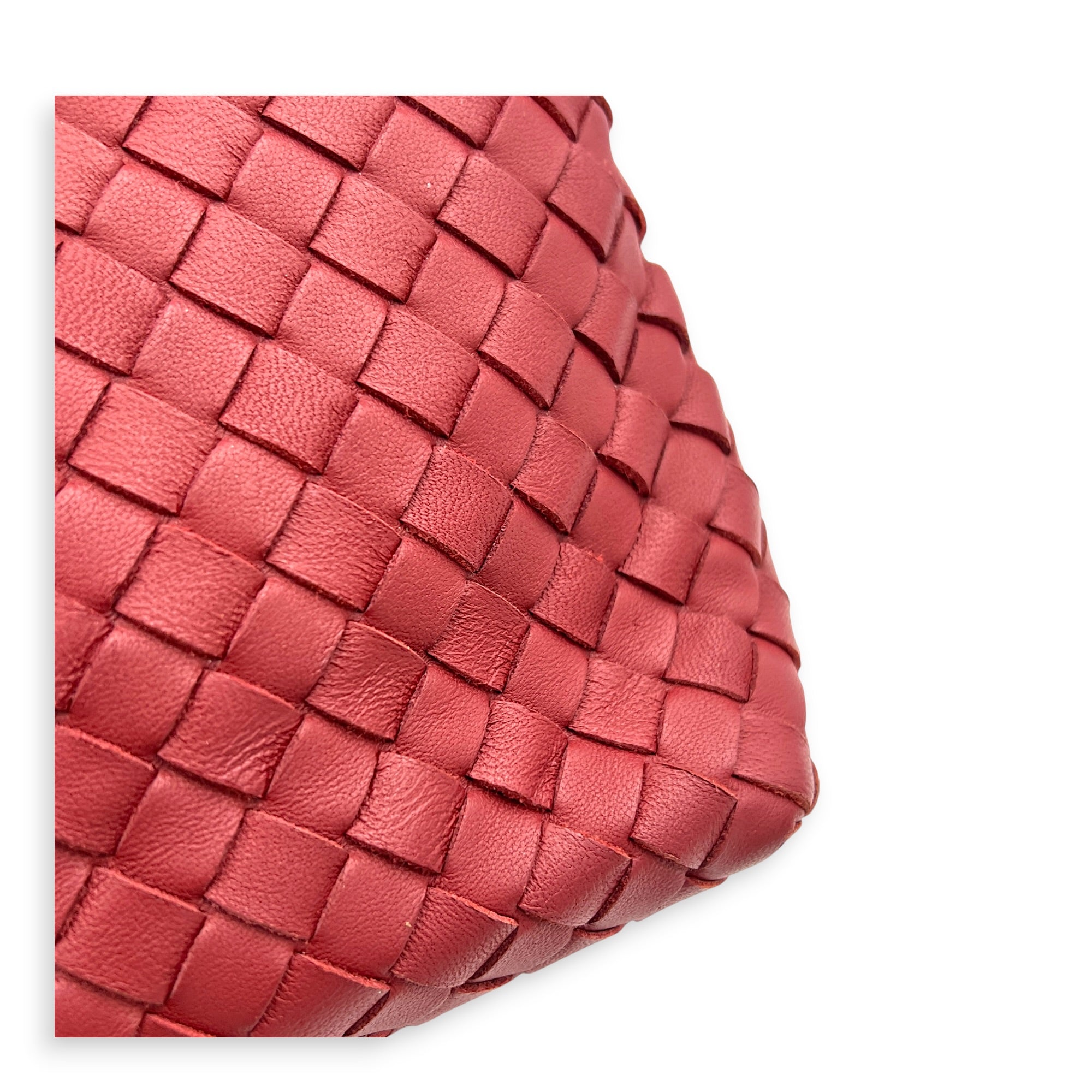 Intrecciato Shoulder Bag Red in Intrecciato Leather, Gold hardware