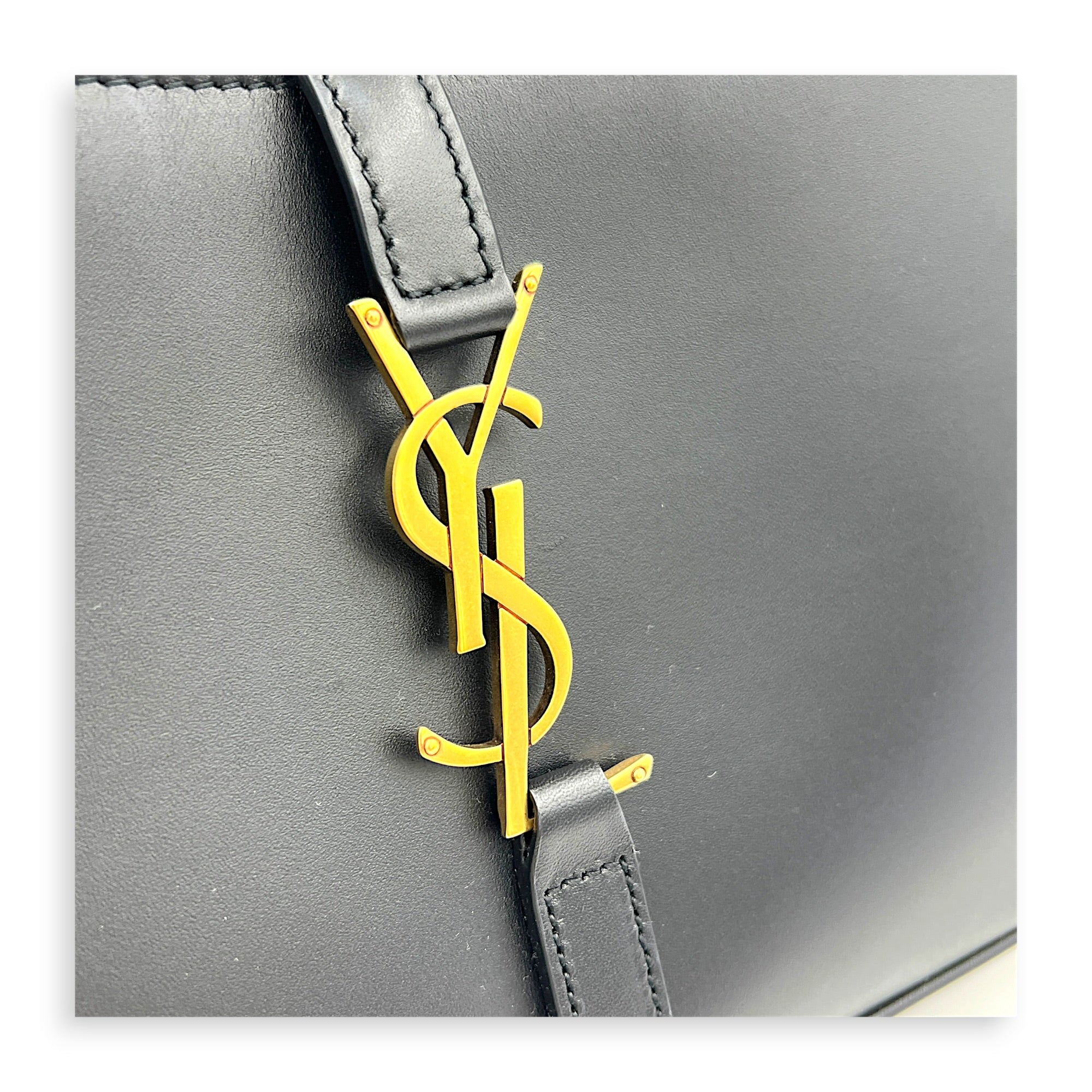 Le 5 A 7 Black Shoulder Bag in Calfskin, Gold hardware