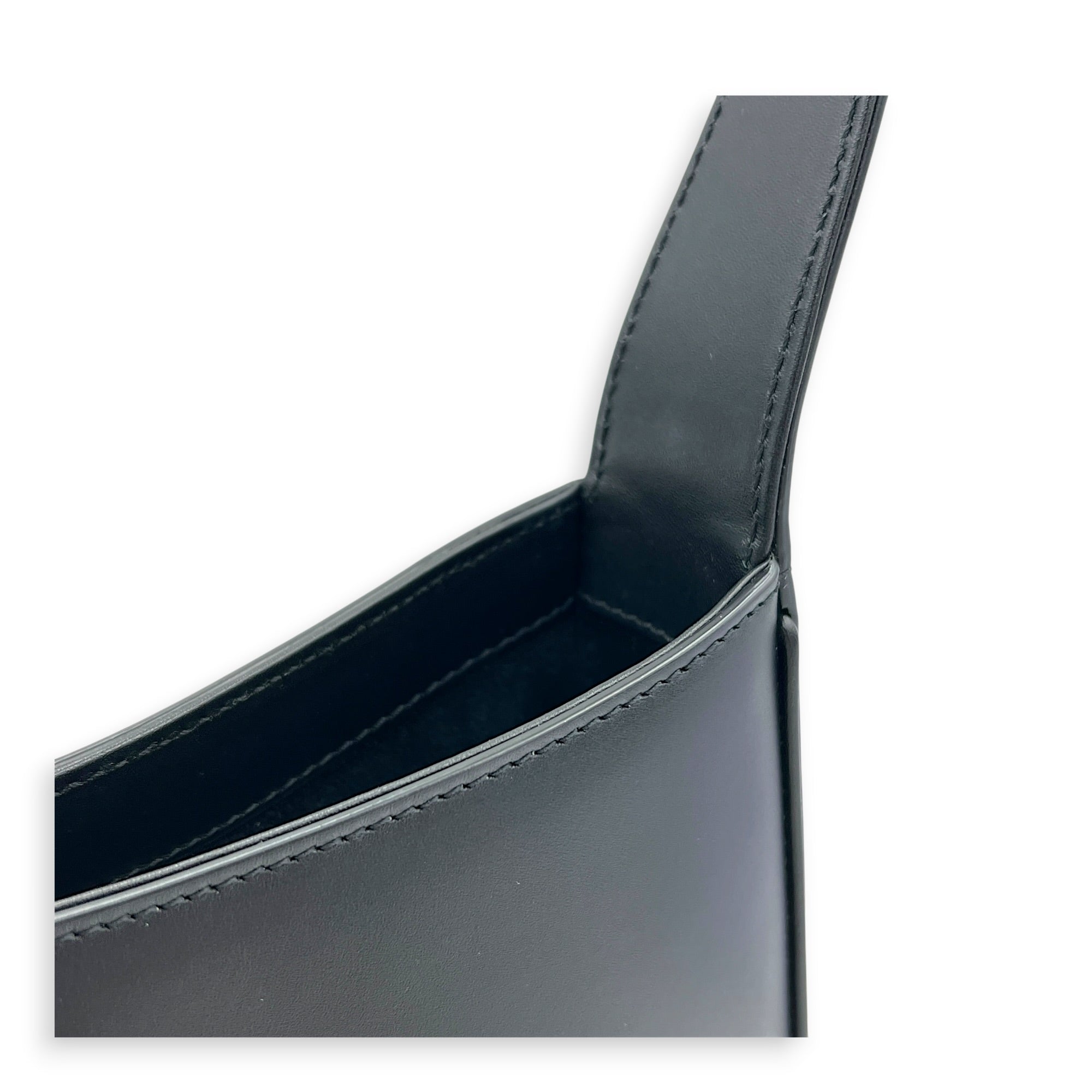 Le 5 A 7 Black Shoulder Bag in Calfskin, Gold hardware