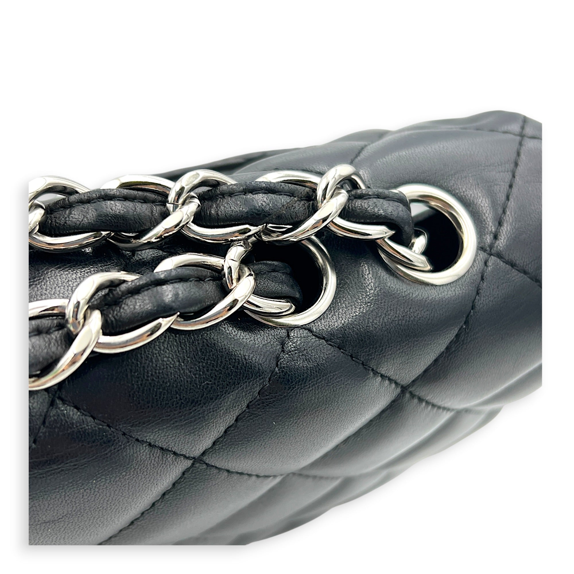 Classic Single Flap Jumbo Black Shoulder Bag in Lambskin, Silver hardware
