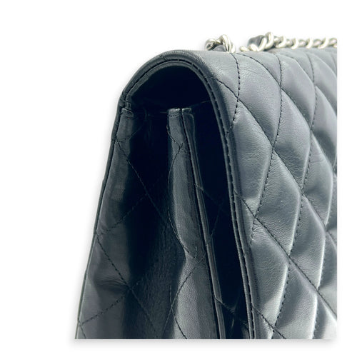Classic Single Flap Jumbo Black Shoulder Bag in Lambskin, Silver hardware