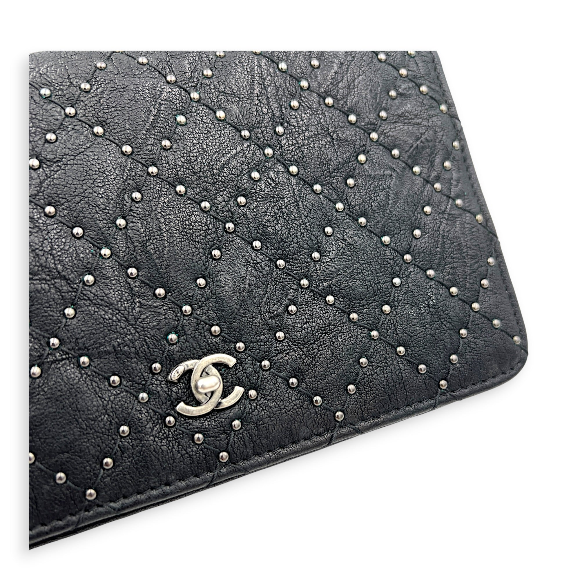 CC Studs Wallet On Chain Black in Calfskin, Silver hardware