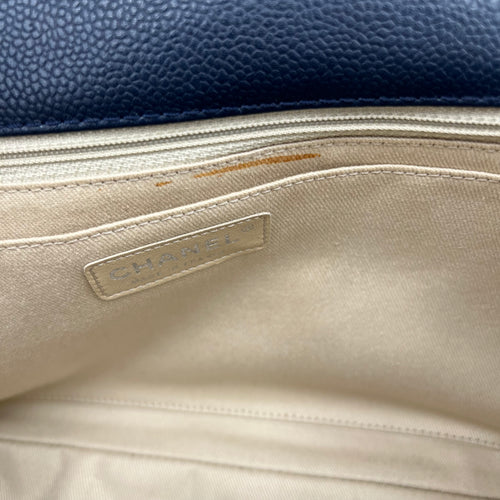 Timeless CC Shoulder Bag Navy in Caviar Leather, Silver hardware