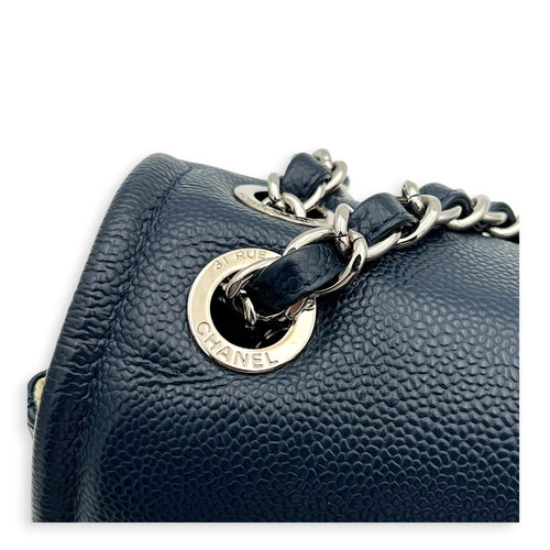 Timeless CC Shoulder Bag Navy in Caviar Leather, Silver hardware