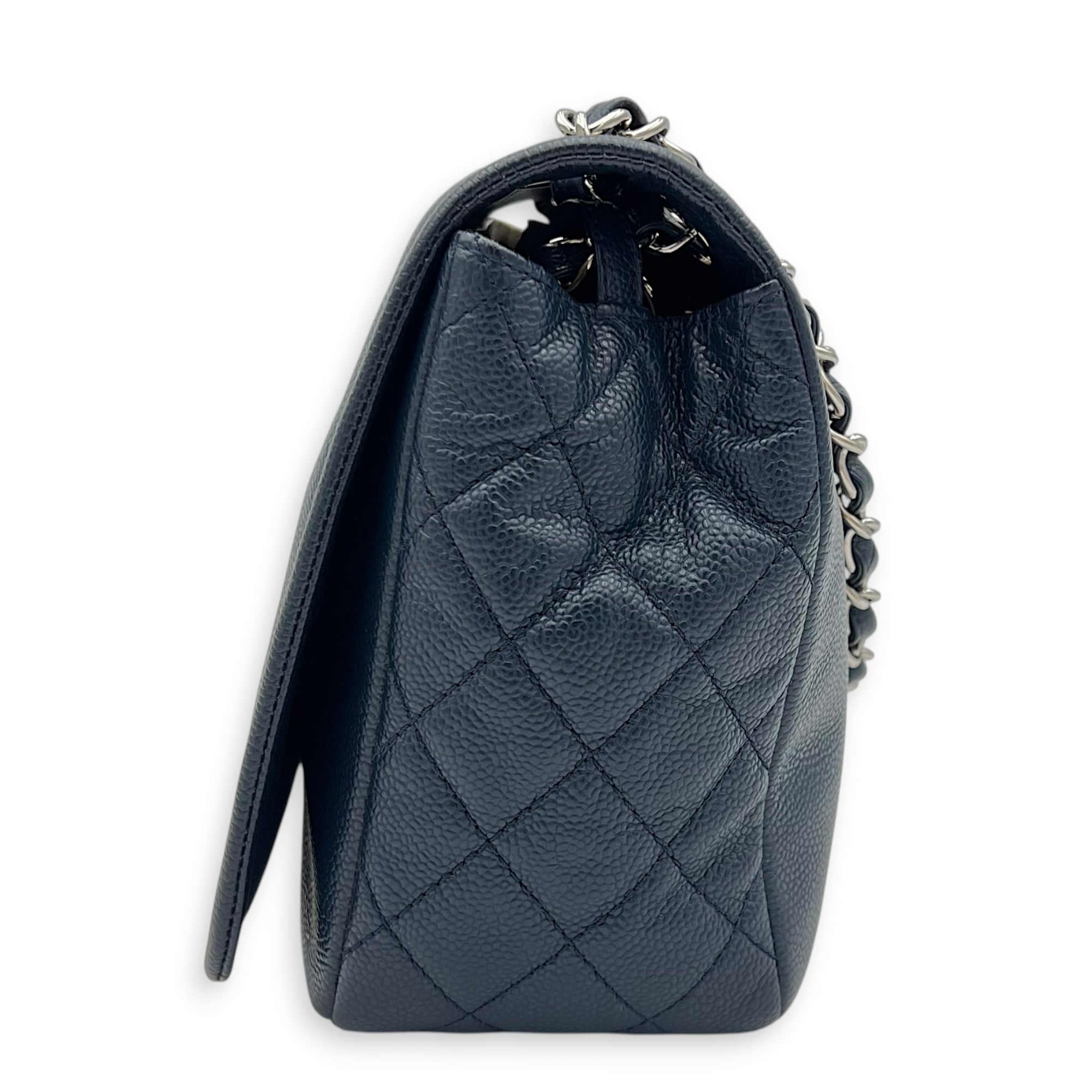 Timeless CC Shoulder Bag Navy in Caviar Leather, Silver hardware