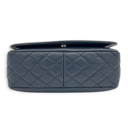 Timeless CC Shoulder Bag Navy in Caviar Leather, Silver hardware