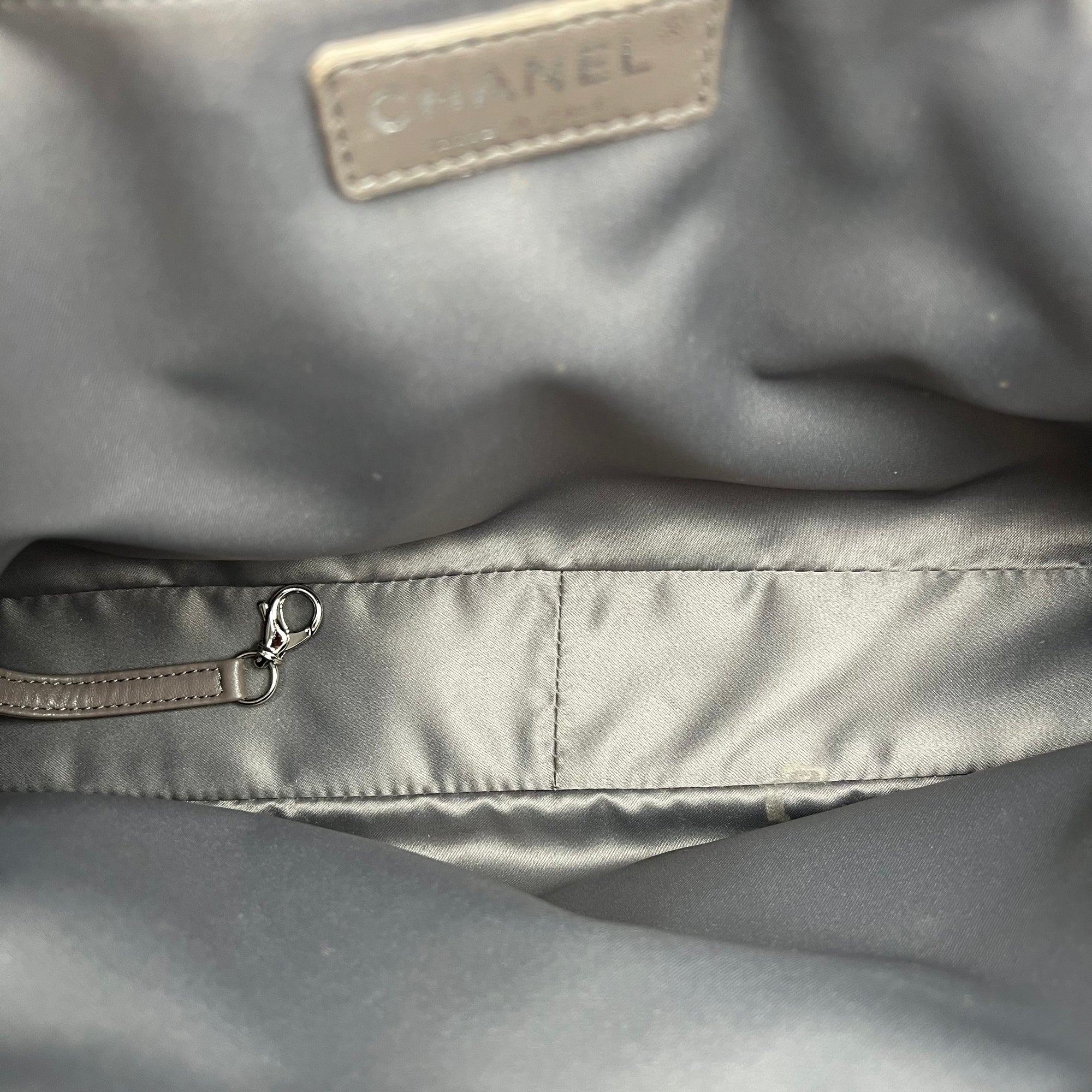 GST Tote Bag Grey in Caviar Leather, Silver hardware
