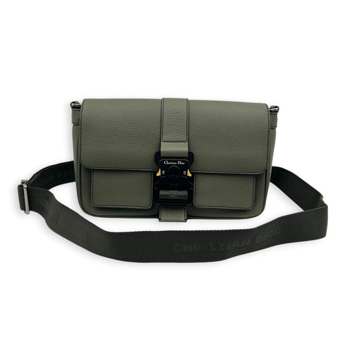 Hit The Road Messenger Green in Calfskin, Silver hardware