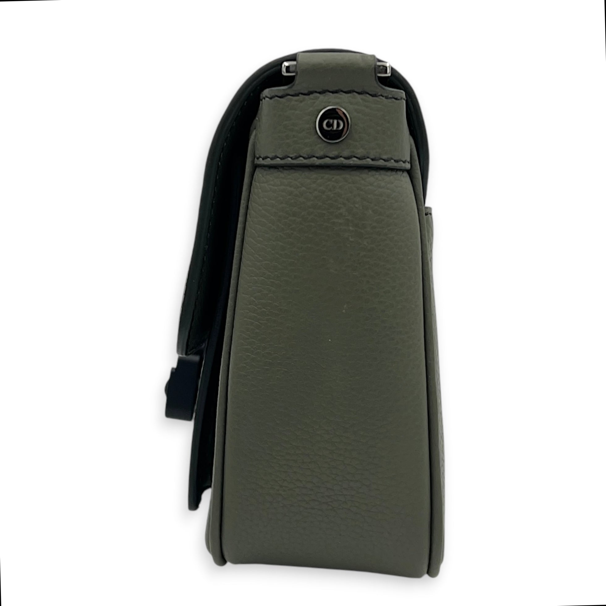 Hit The Road Messenger Green in Calfskin, Silver hardware