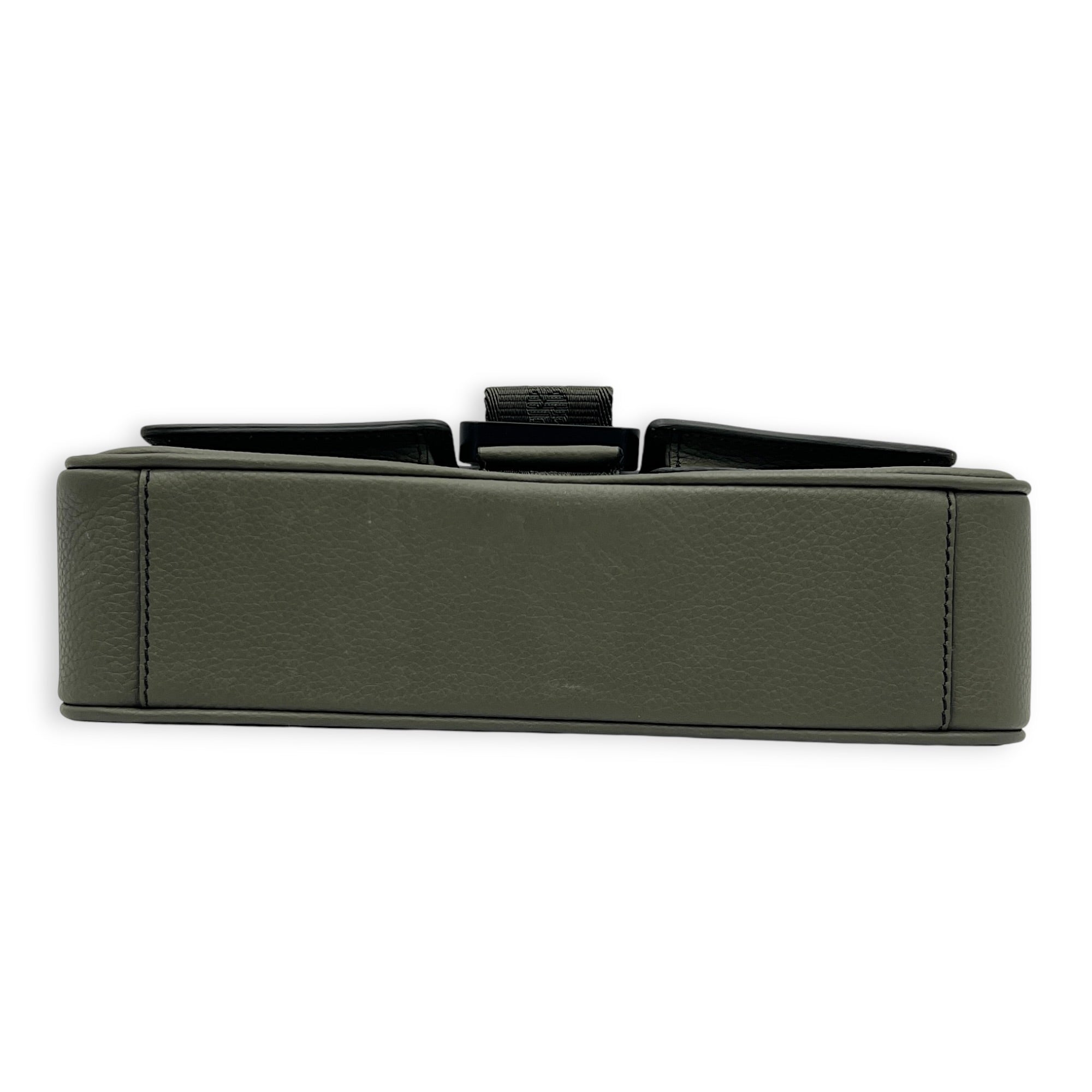 Hit The Road Messenger Green in Calfskin, Silver hardware