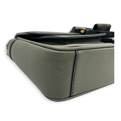 Hit The Road Messenger Green in Calfskin, Silver hardware
