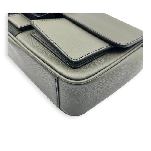Hit The Road Messenger Green in Calfskin, Silver hardware