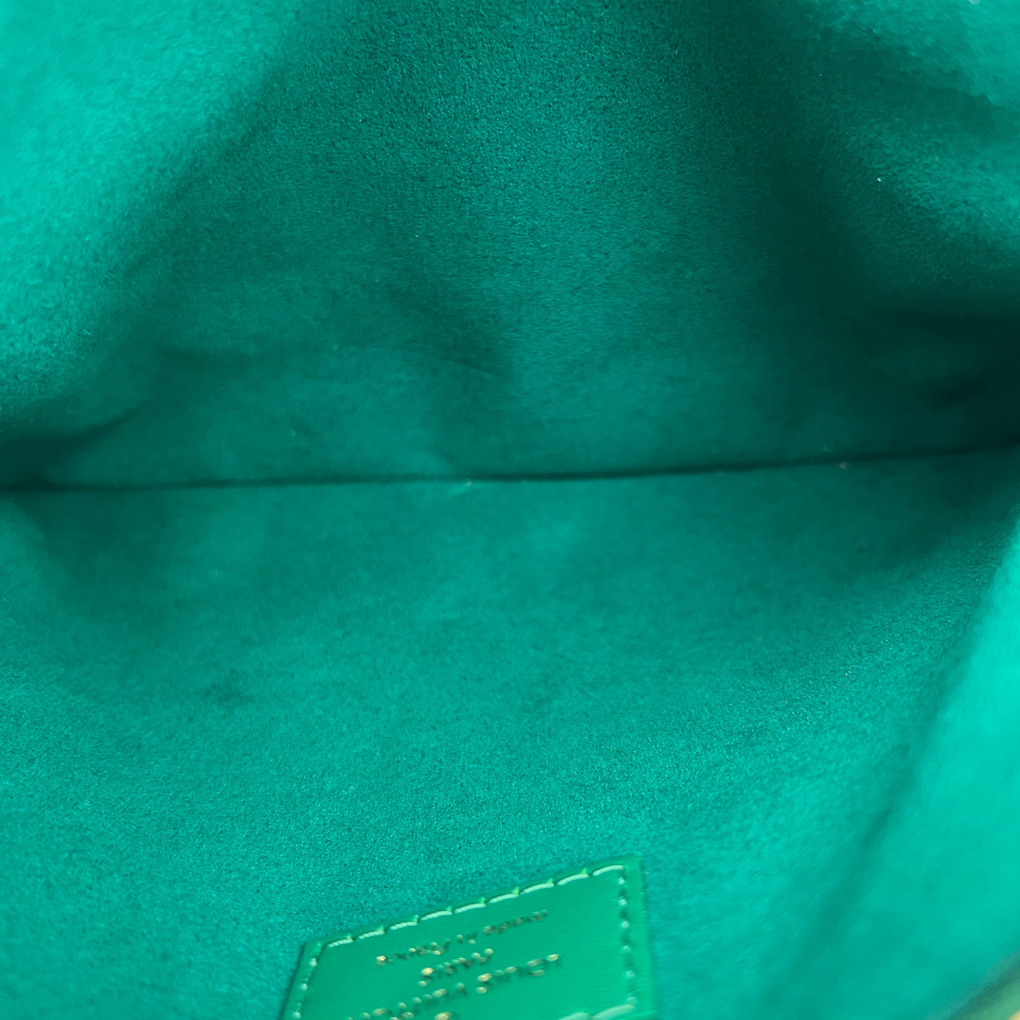 Coussin Shoulder Bag BB Green in Lambskin, Gold hardware