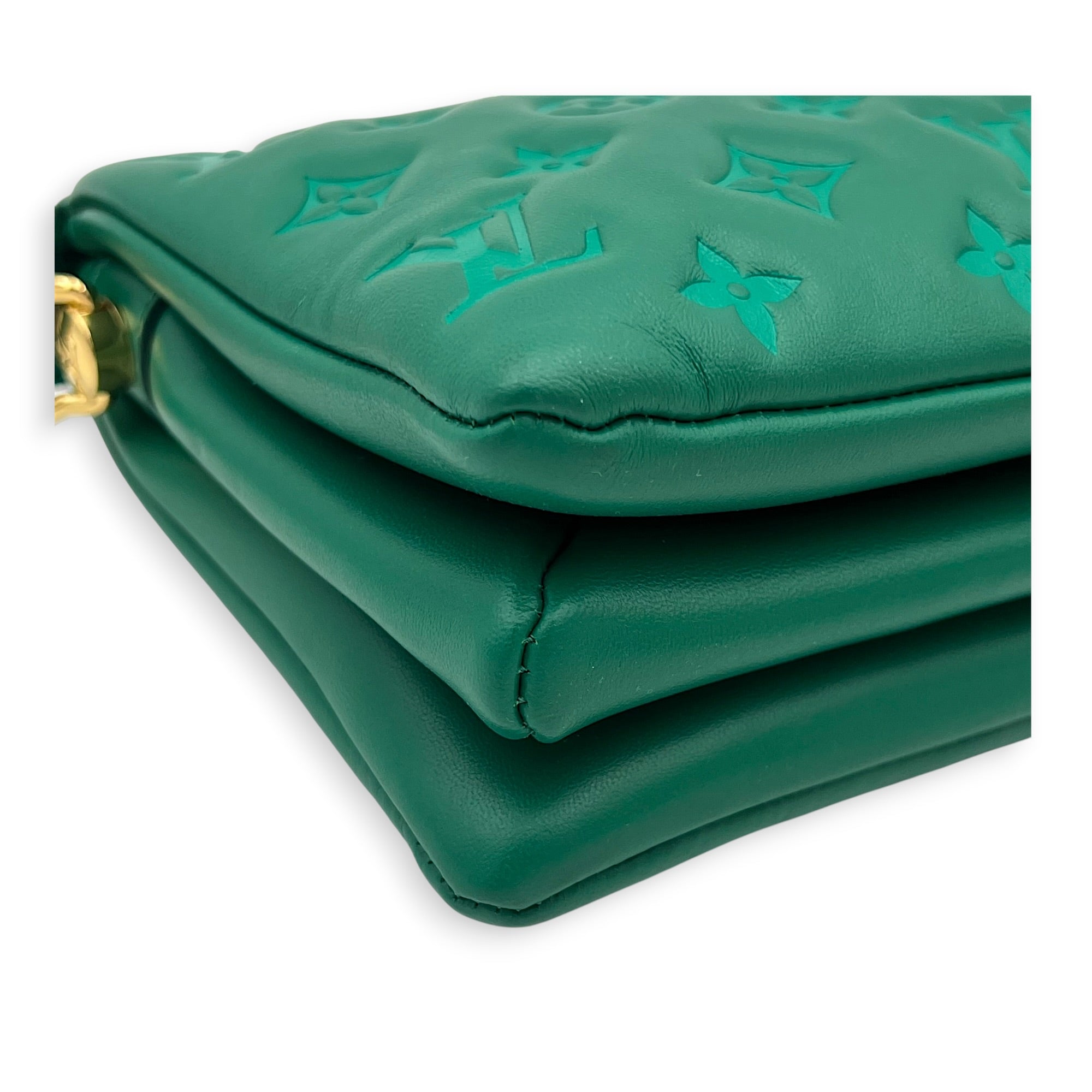 Coussin Shoulder Bag BB Green in Lambskin, Gold hardware