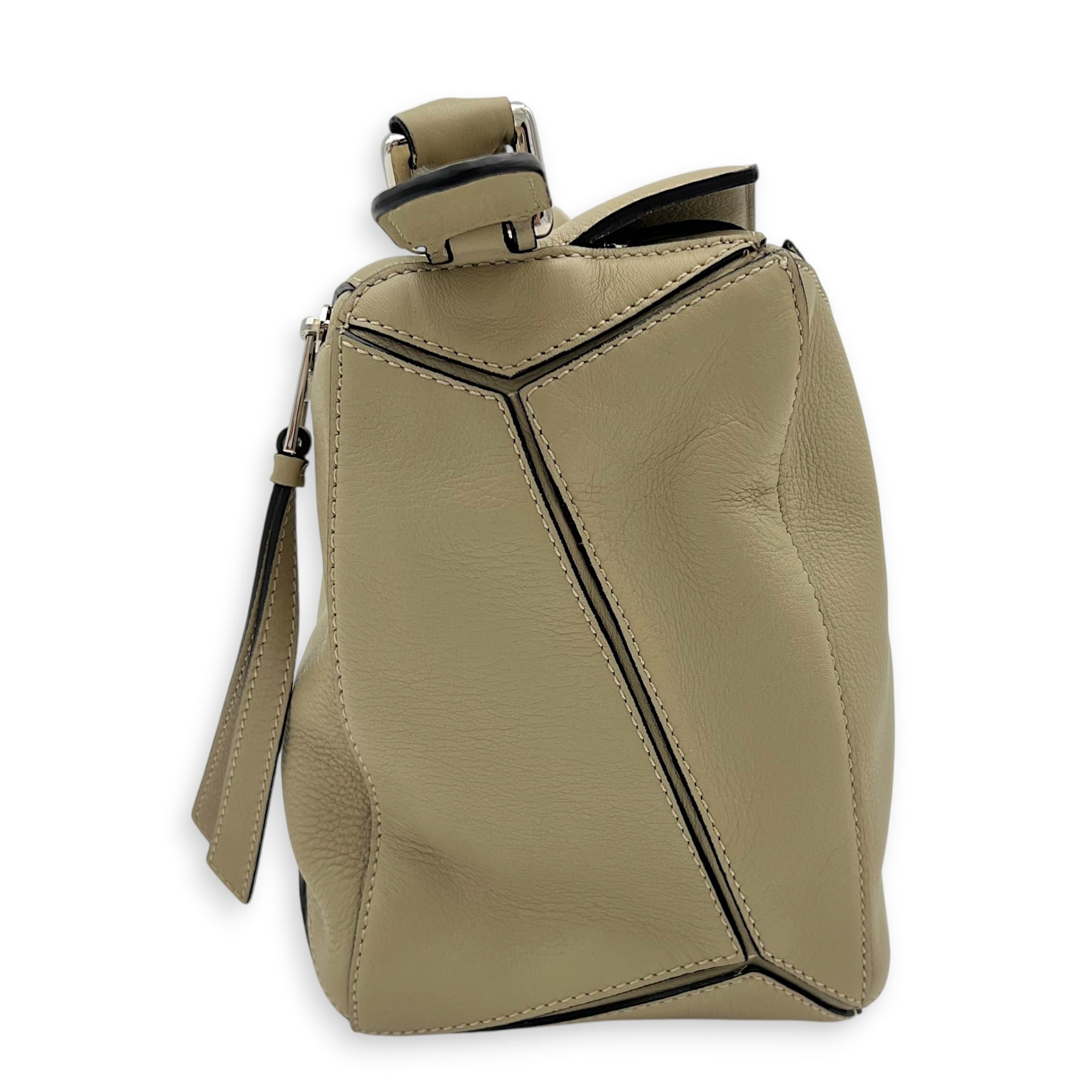 Puzzle Shoulder Bag Medium Beige in Calfskin, Silver hardware