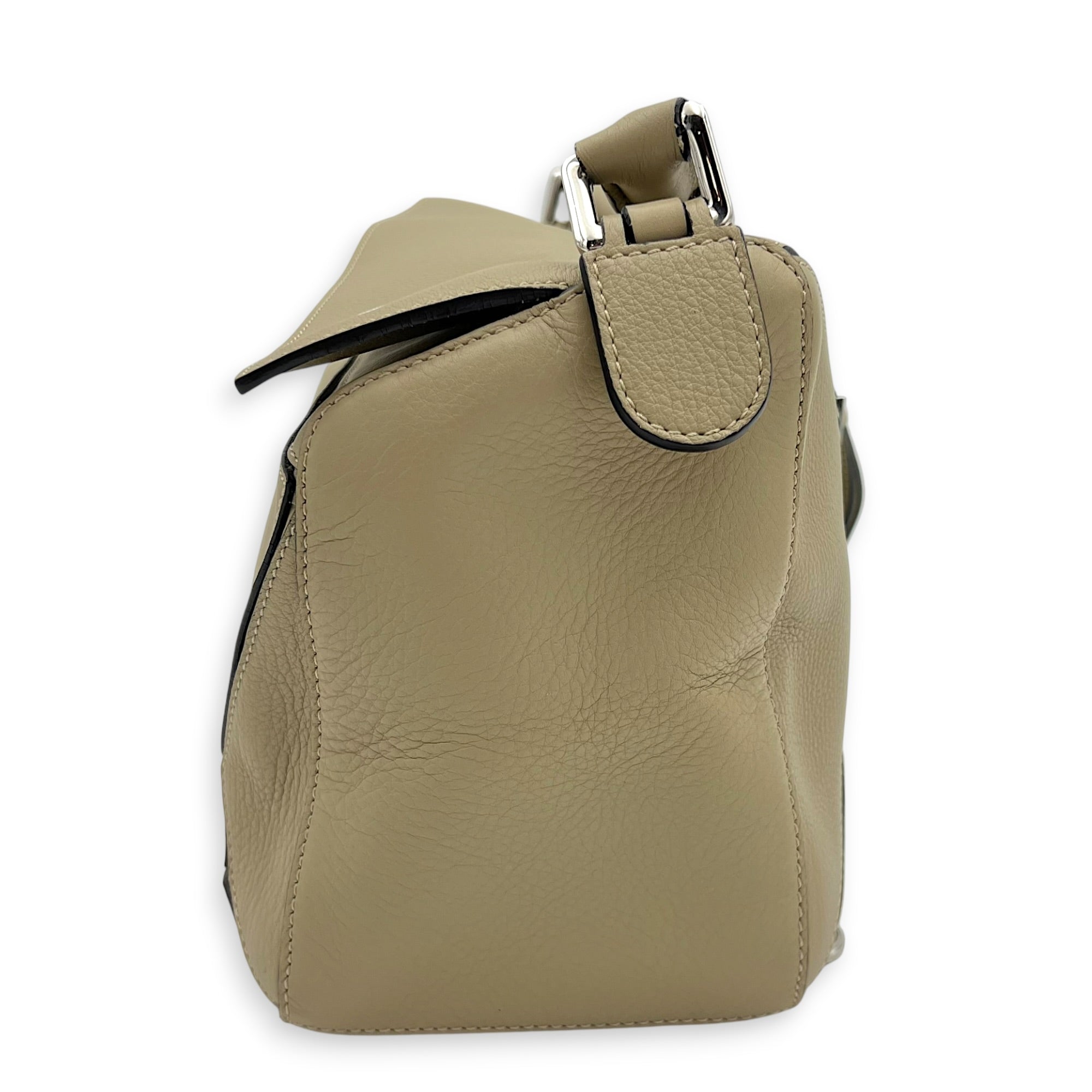 Puzzle Shoulder Bag Medium Beige in Calfskin, Silver hardware
