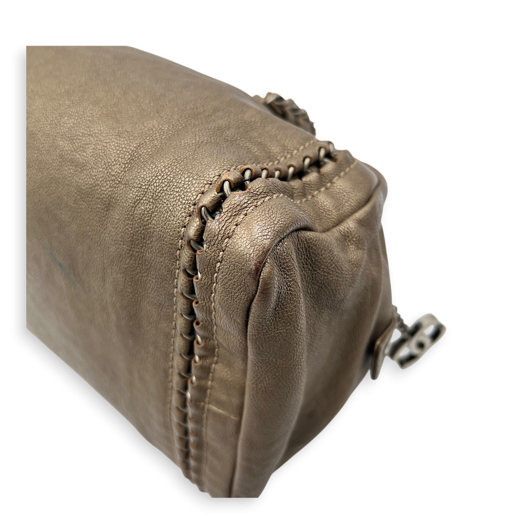 Chain Trim Luxe Ligne Gold/Metallic Gold Shoulder Bag in Calfskin, Ruthenium hardware