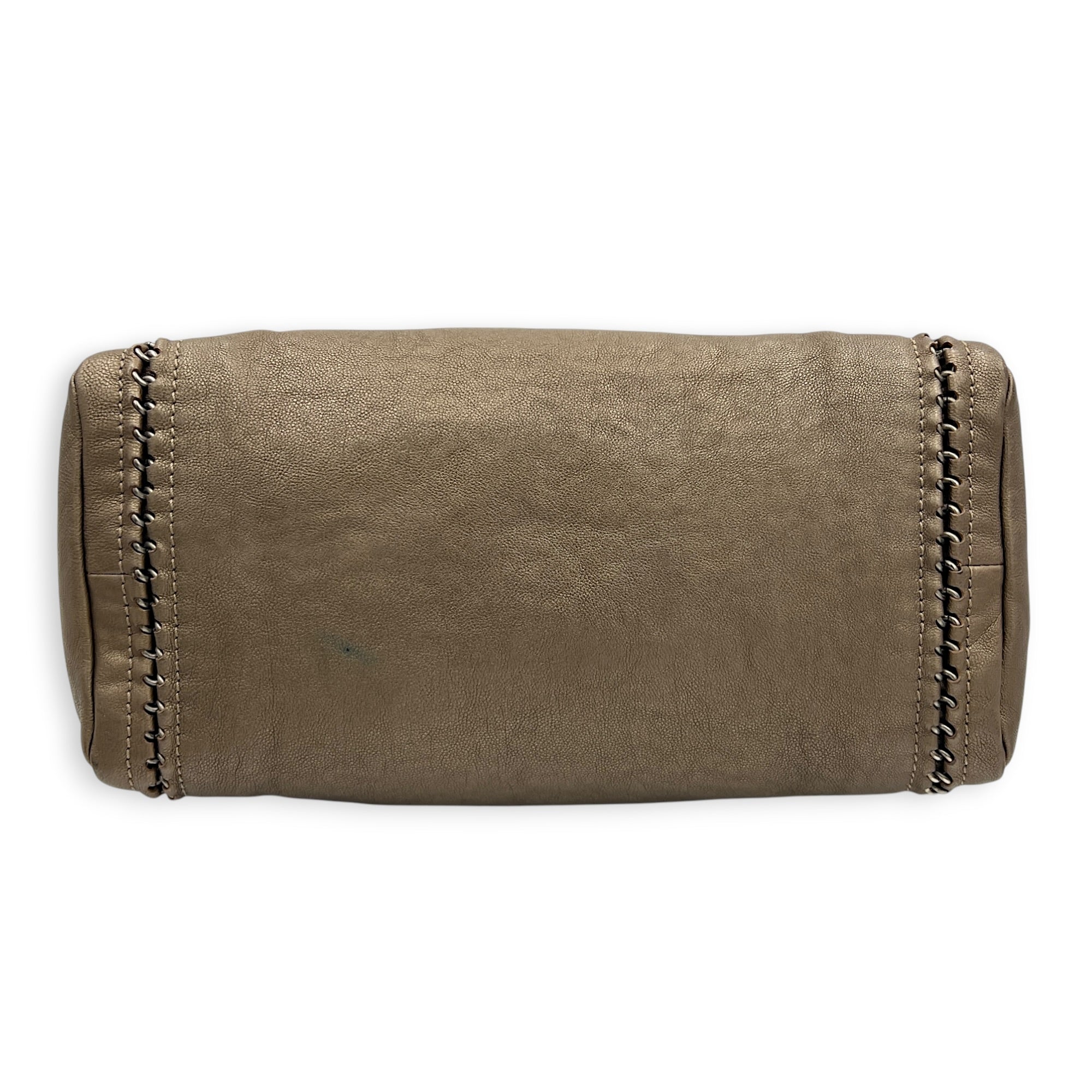 Chain Trim Luxe Ligne Gold/Metallic Gold Shoulder Bag in Calfskin, Ruthenium hardware