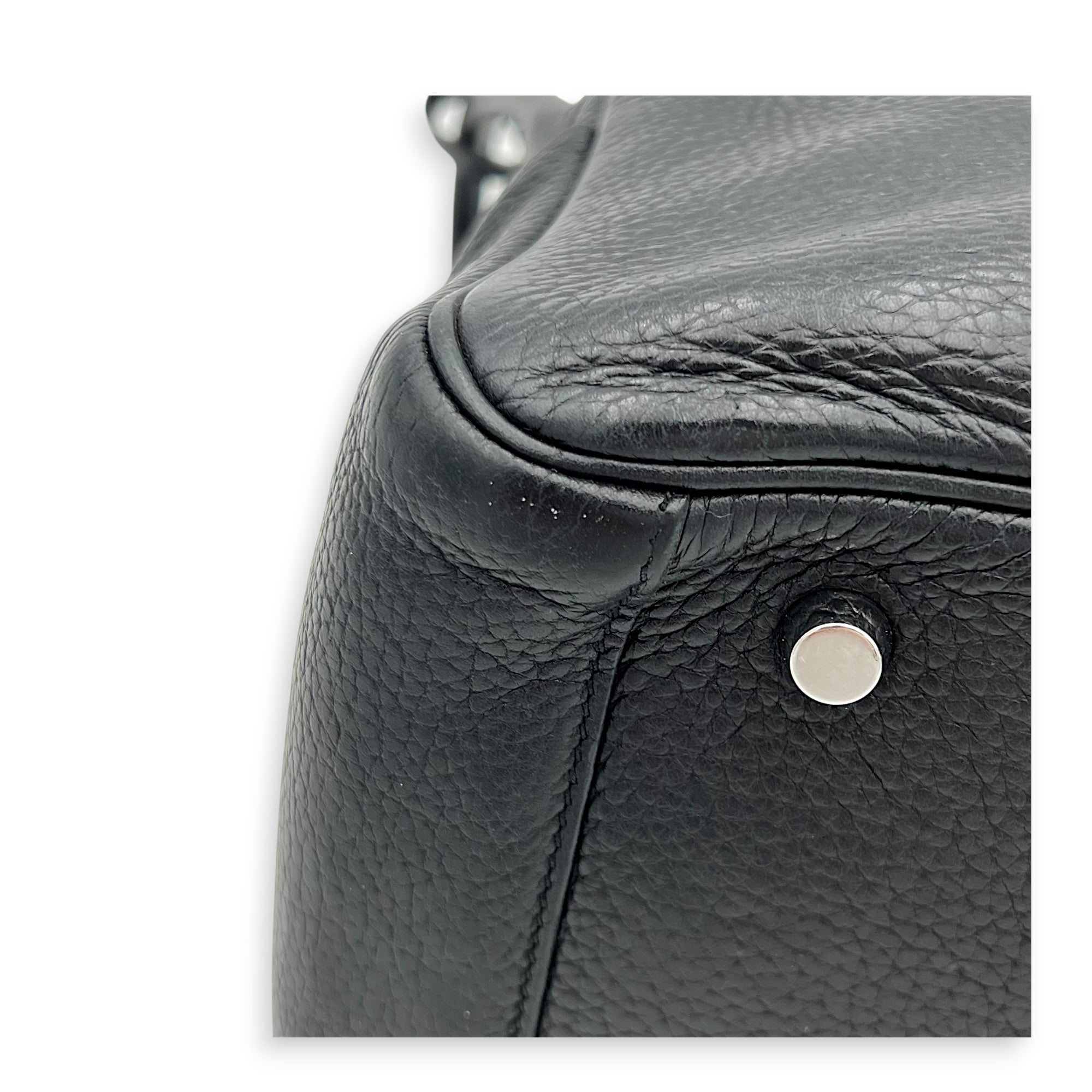 Lindy 30 Black Shoulder Bag in Clemence, Palladium hardware