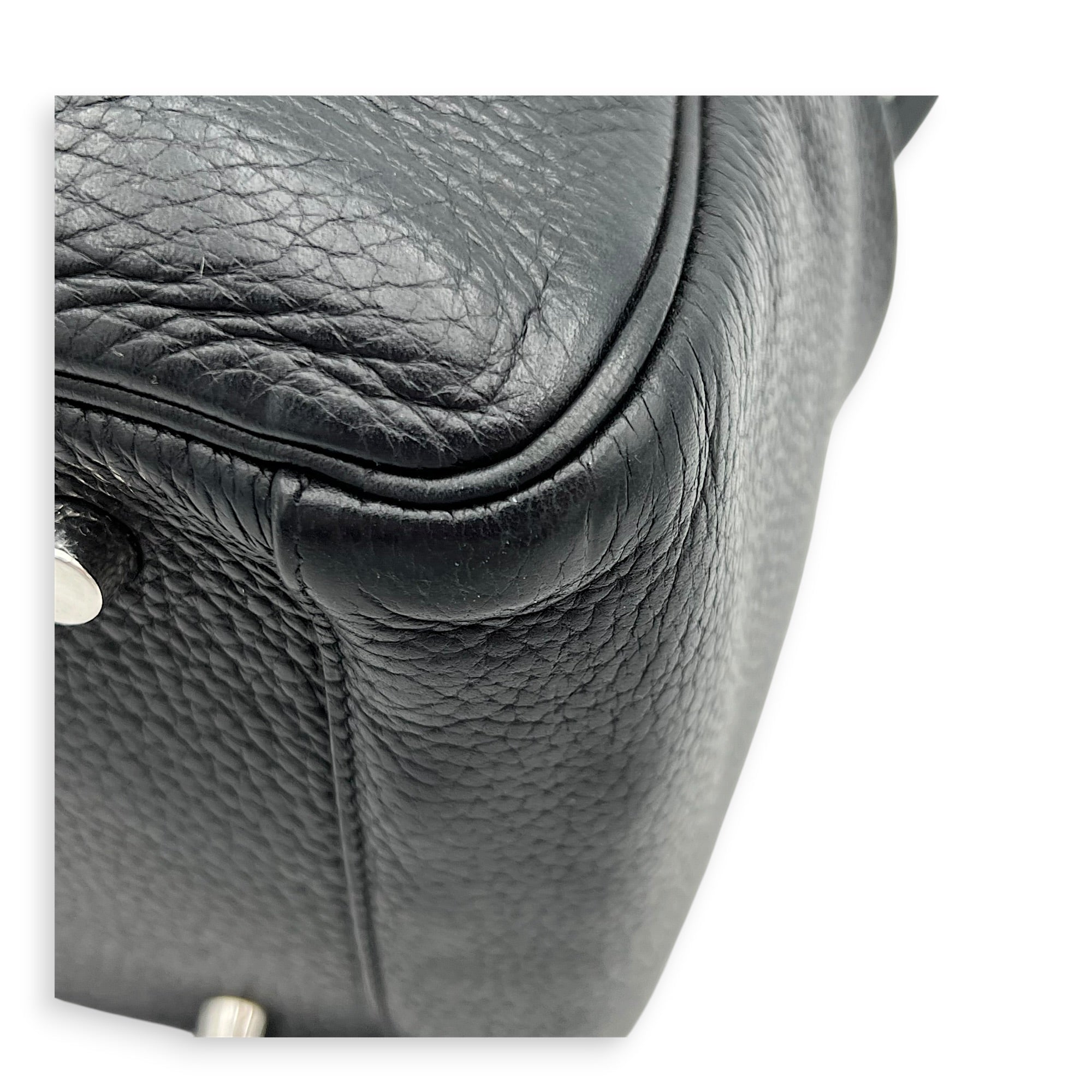 Lindy 30 Black Shoulder Bag in Clemence, Palladium hardware