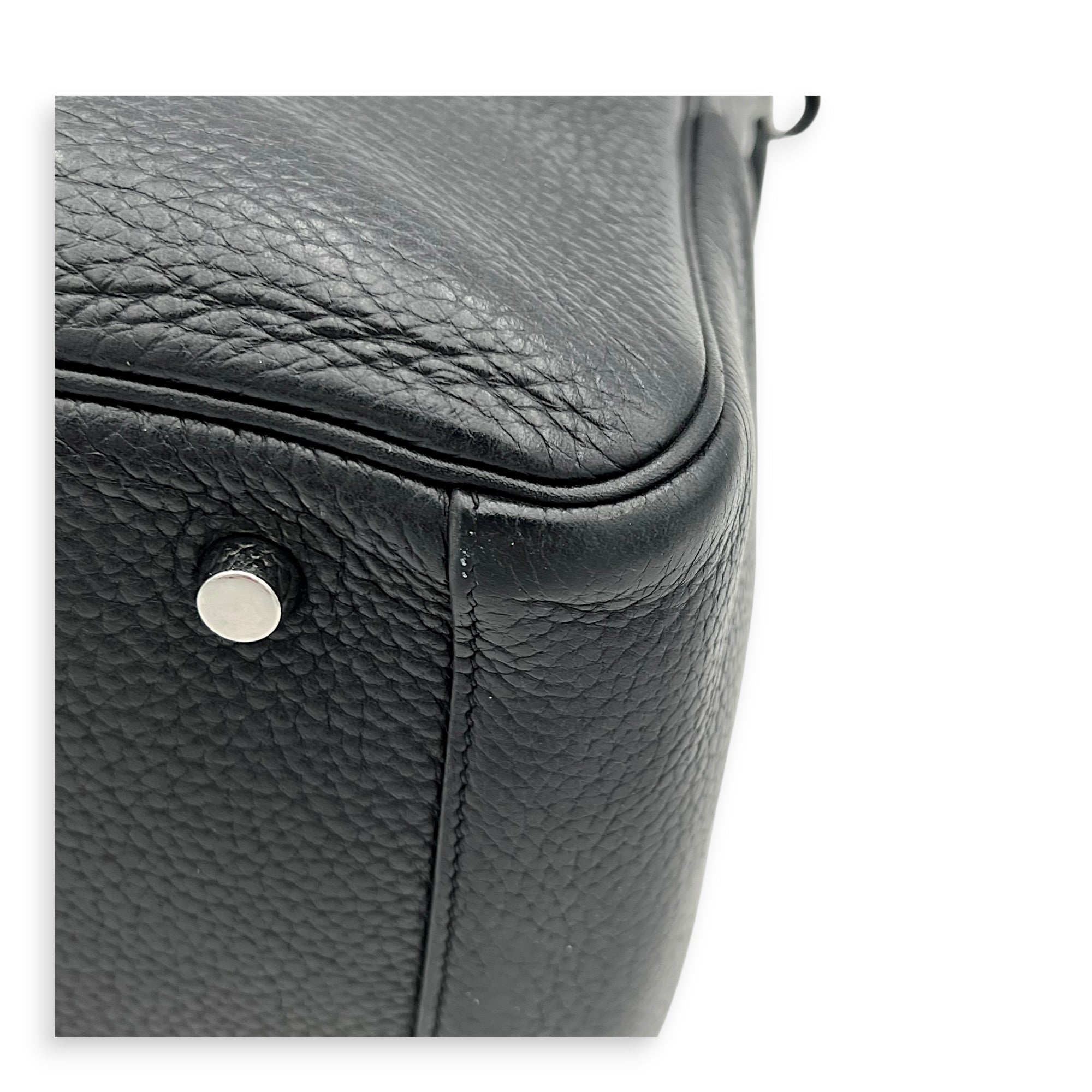 Lindy 30 Black Shoulder Bag in Clemence, Palladium hardware
