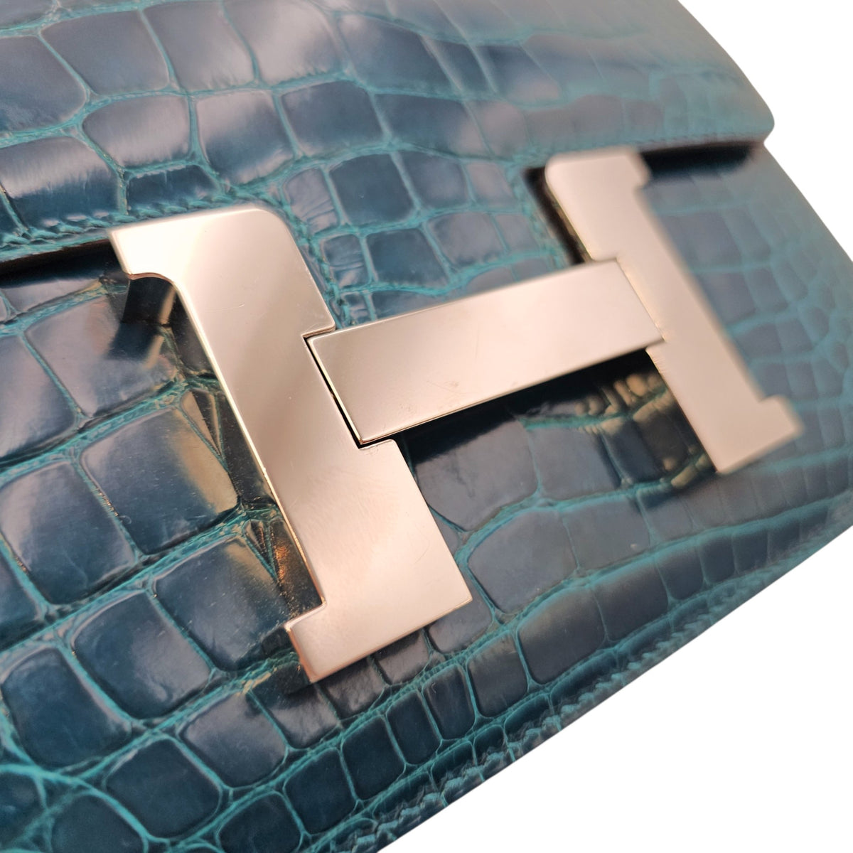Constance 24 Bleu Colvert in Shiny Alligator Palladium hardware