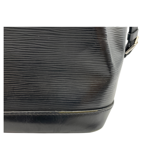 Petite Noe Black Shoulder Bag in Epi Leather, Silver hardware