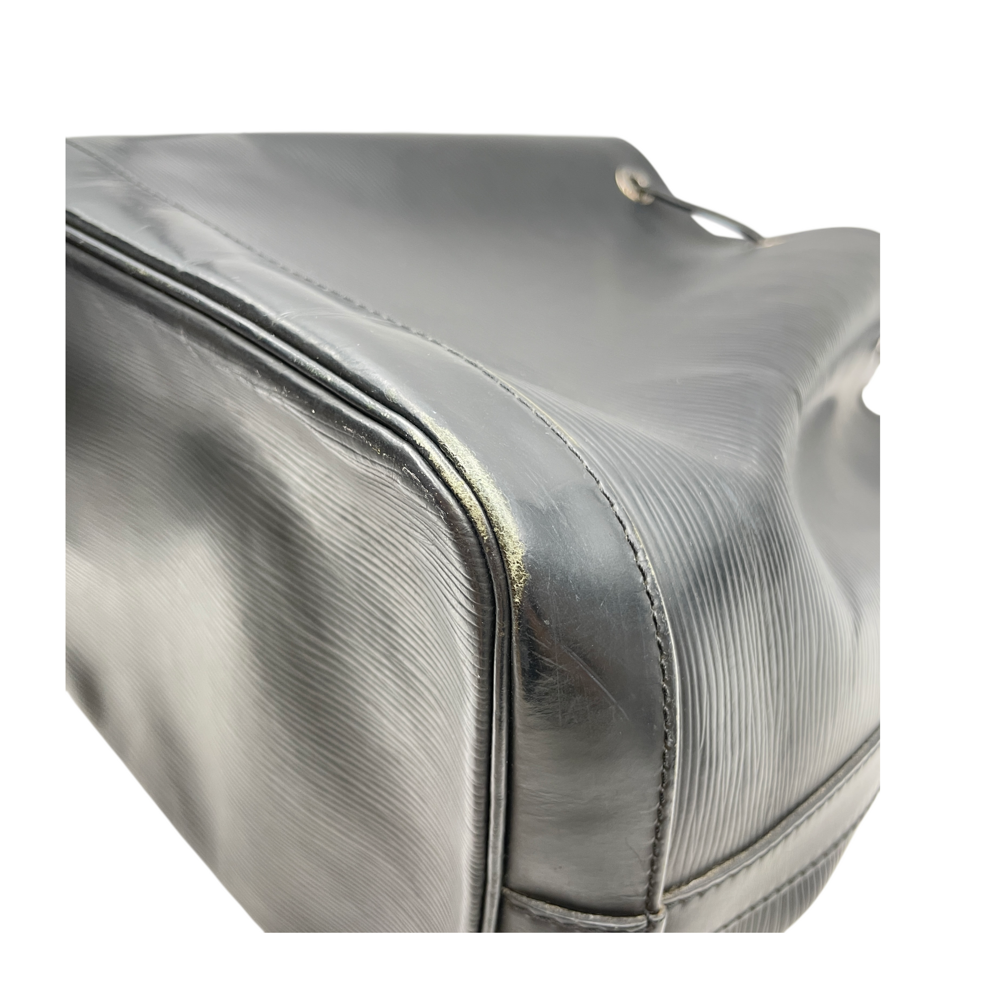 Petite Noe Black Shoulder Bag in Epi Leather, Silver hardware