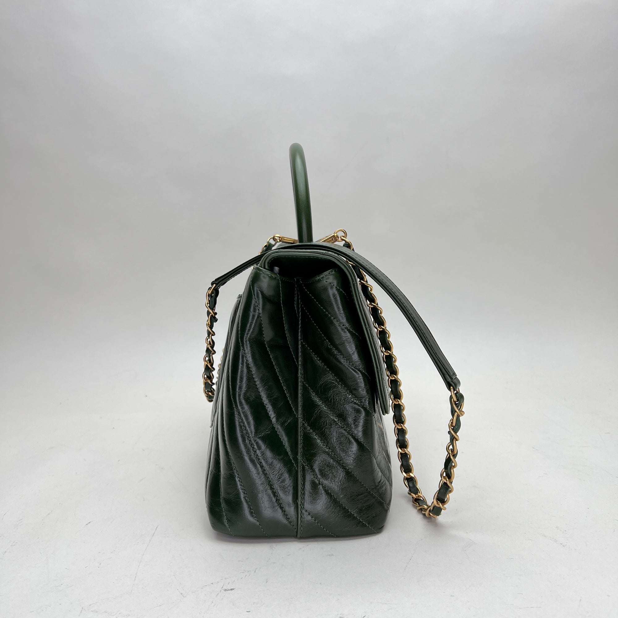 Coco Handle Coco chevron Green Top Handle Bag in Calfskin, Gold hardware