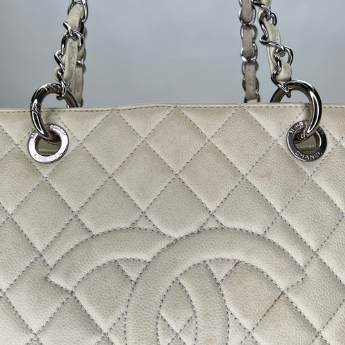 GST Cream Shoulder Bag in Caviar Leather, Silver hardware