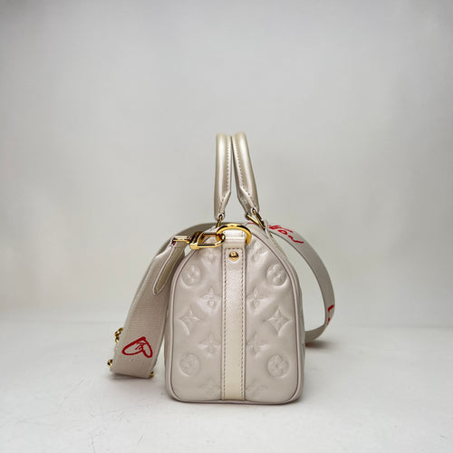 Speedy Valentines Day 22 White Top Handle Bag in Monogram Empreinte Leather, Gold hardware