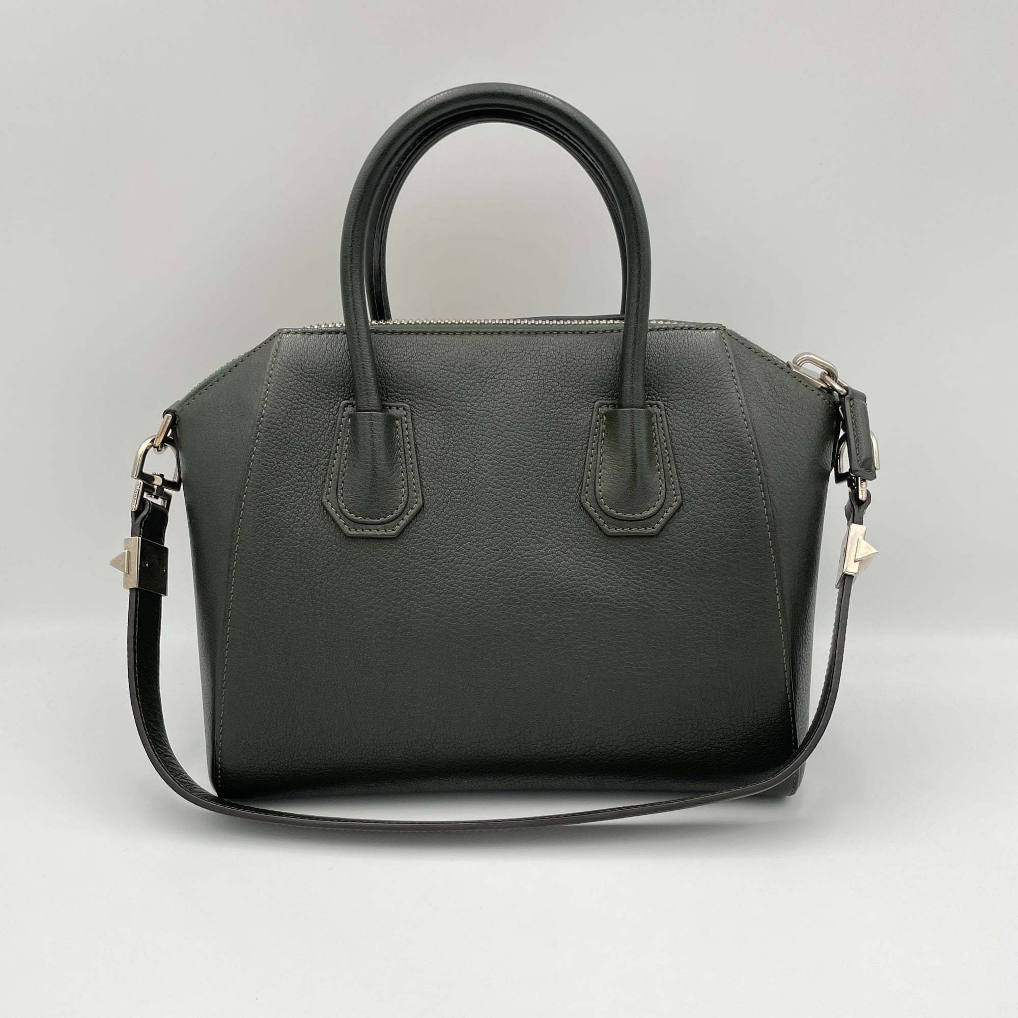 Antigona Medium Green Top Handle Bag in Goat Leather, Silver hardware