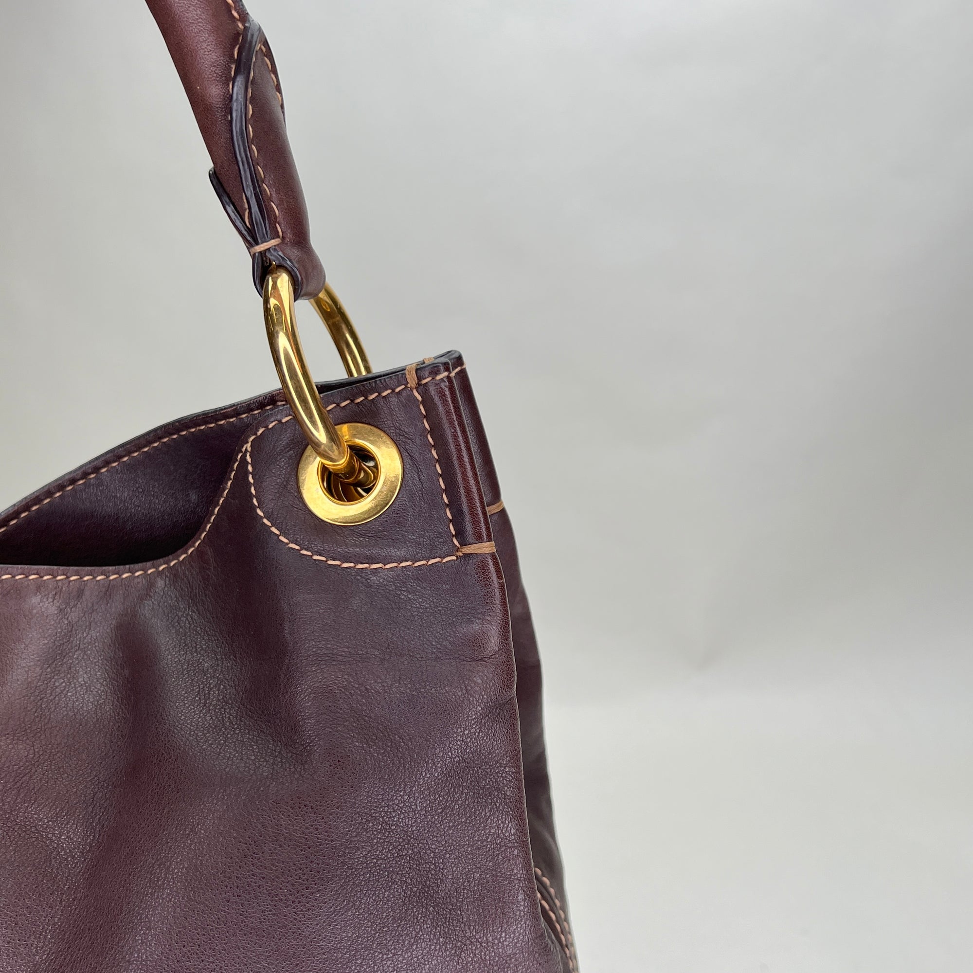 Hobo Brown Shoulder Bag in Calfskin, Gold hardware