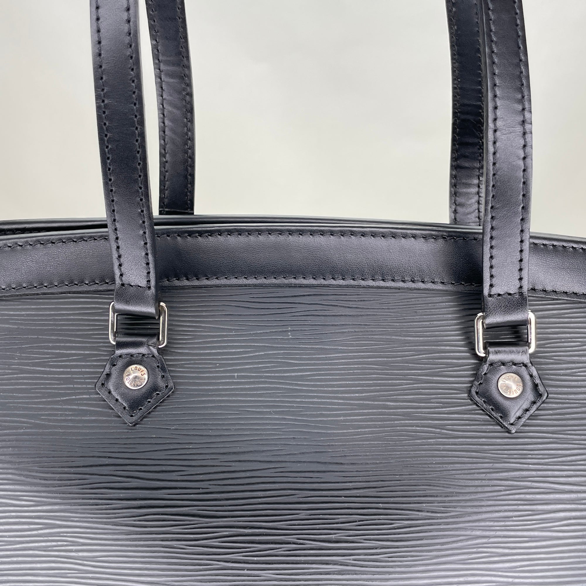 Madeleine PM Black Shoulder Bag in Epi Leather, Silver hardware