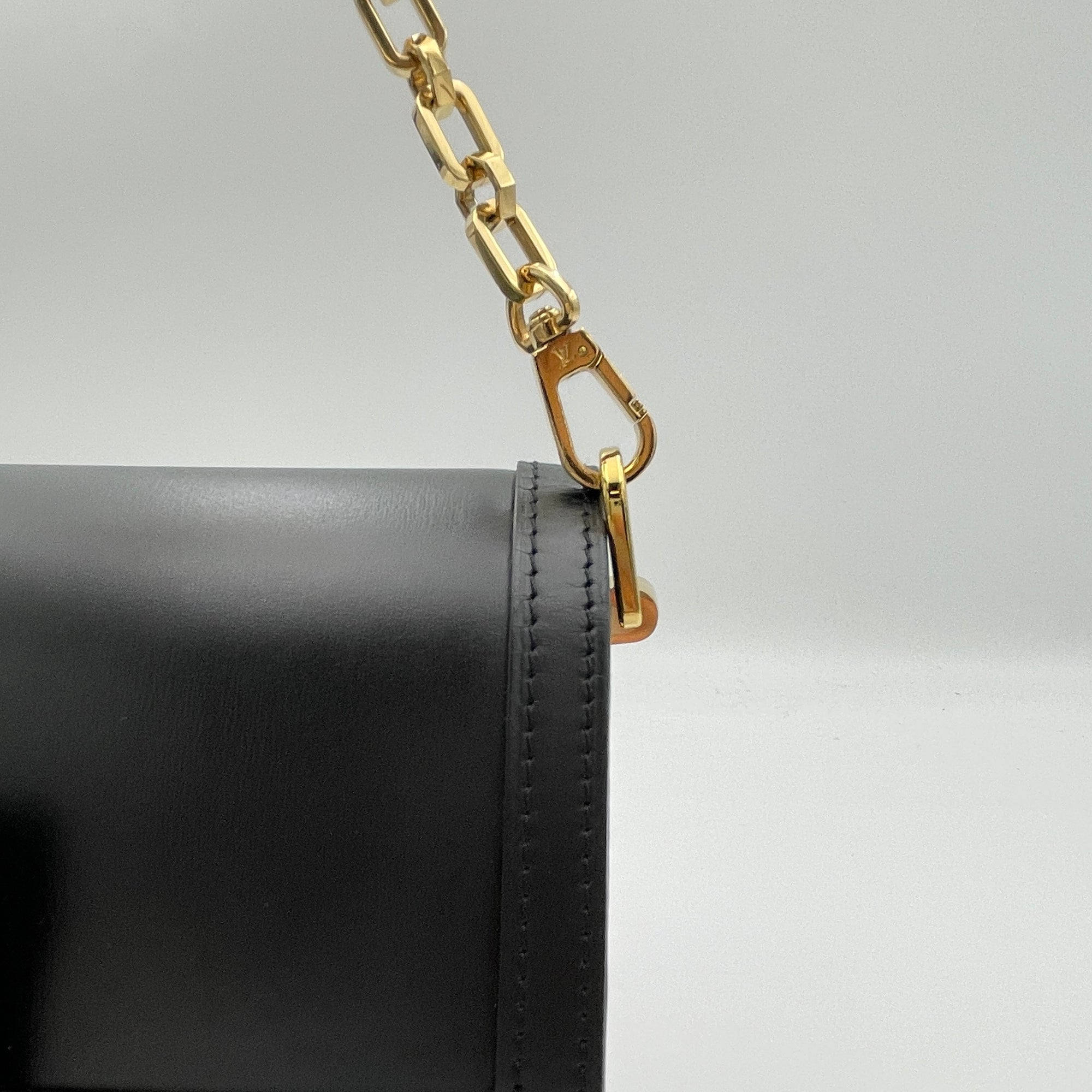 Dauphine MM Black Shoulder Bag in Calfskin, Gold hardware