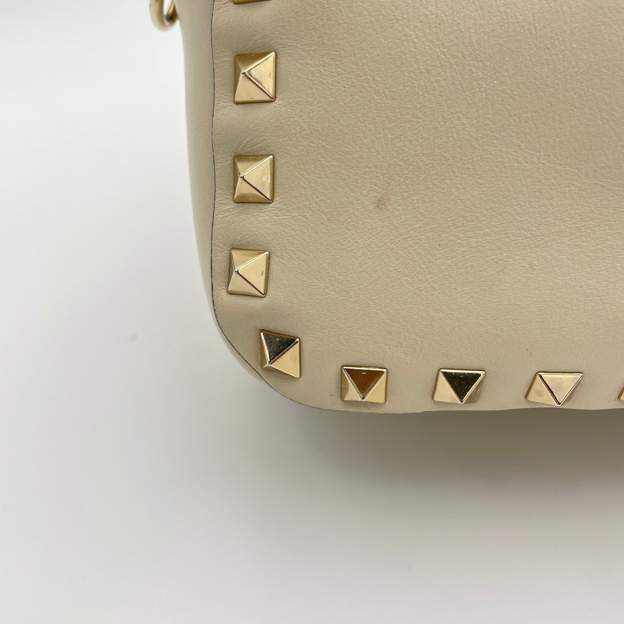 Rockstud Cream Top Handle Bag in Calfskin, Gold hardware